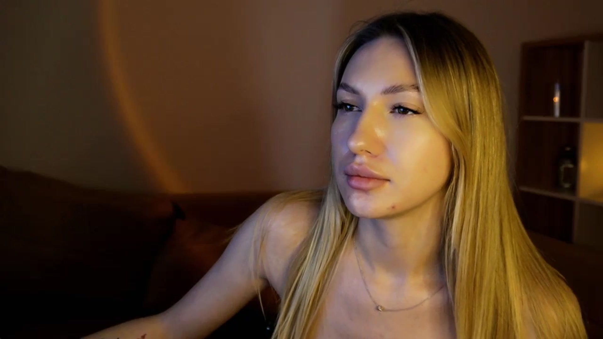 Gallery image thumbnail from LovelyGin's myfreecams stream on, 05/19/2025, 13:59 image 15 of 20