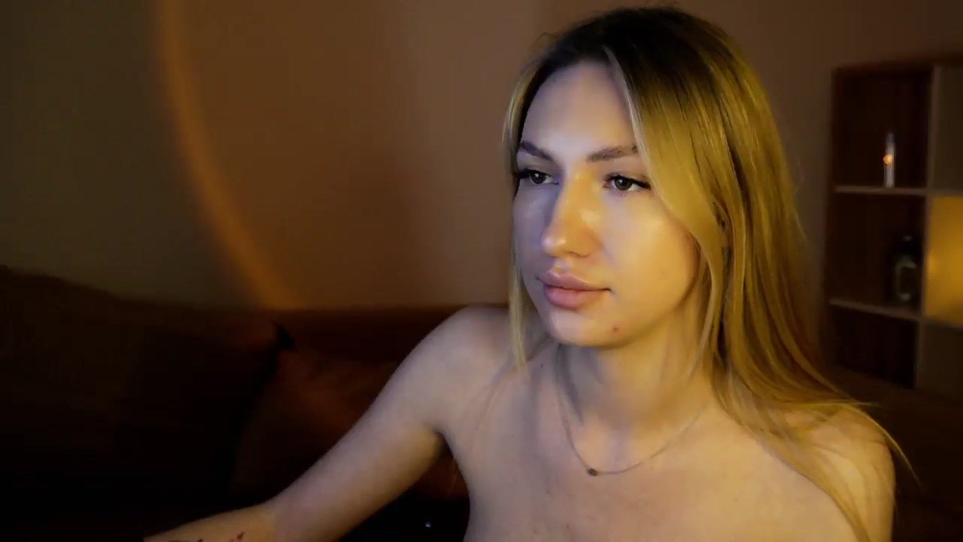 Gallery image thumbnail from LovelyGin's myfreecams stream on, 05/19/2025, 13:59 image 11 of 20