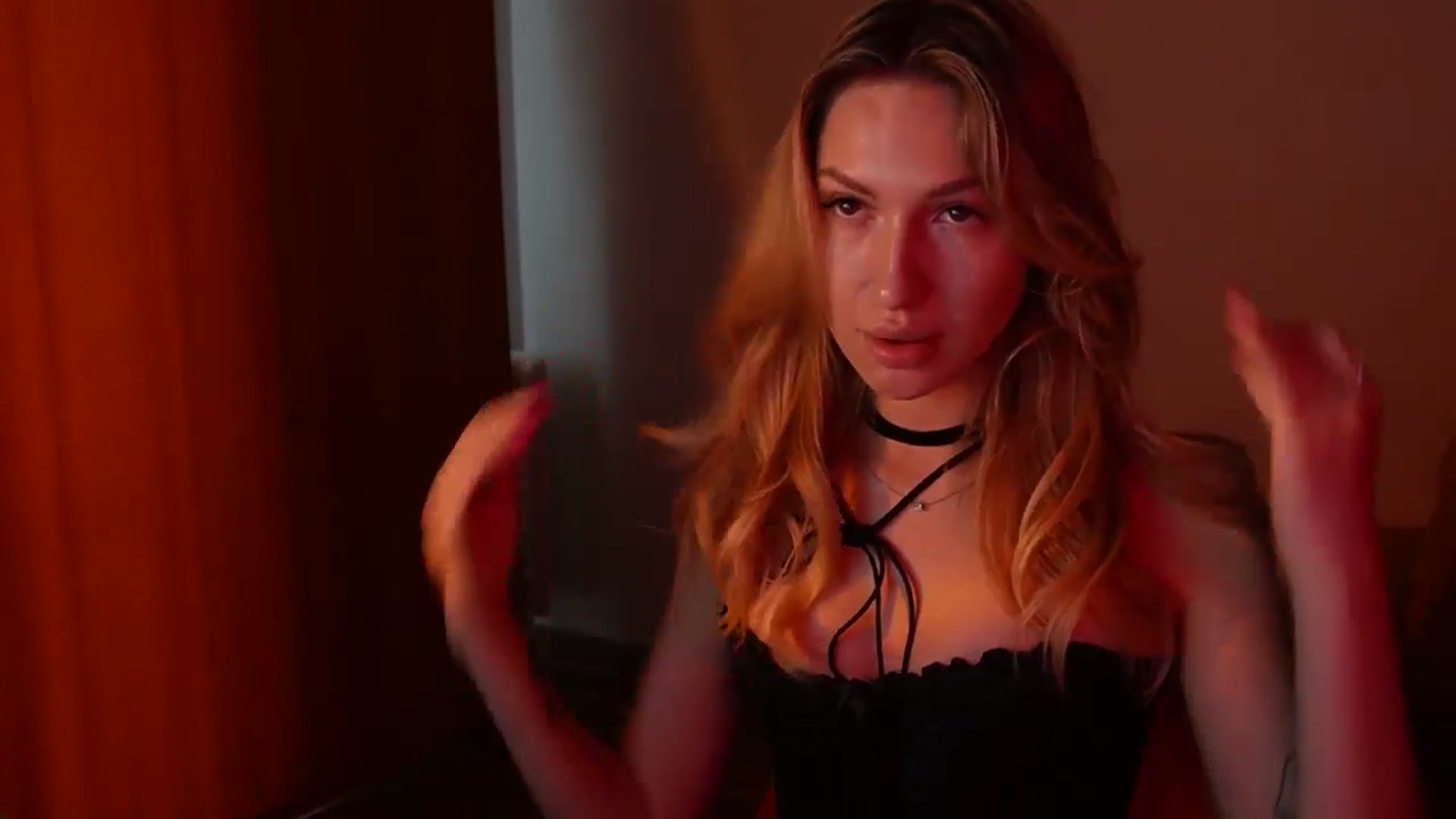 Gallery image thumbnail from LovelyGin's myfreecams stream on, 05/20/2025, 16:43 image 6 of 20