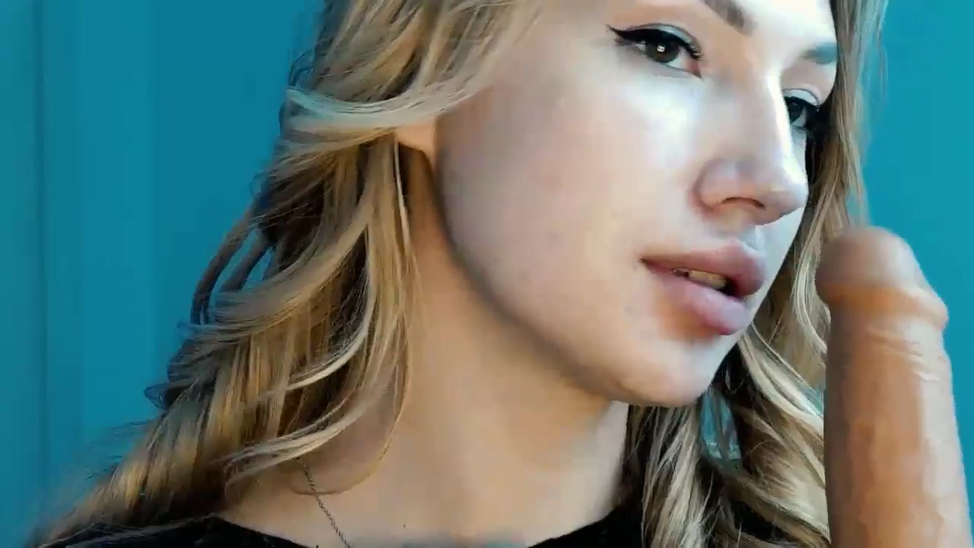 Gallery image thumbnail from LovelyGin's myfreecams stream on, 05/27/2025, 14:41 image 6 of 20