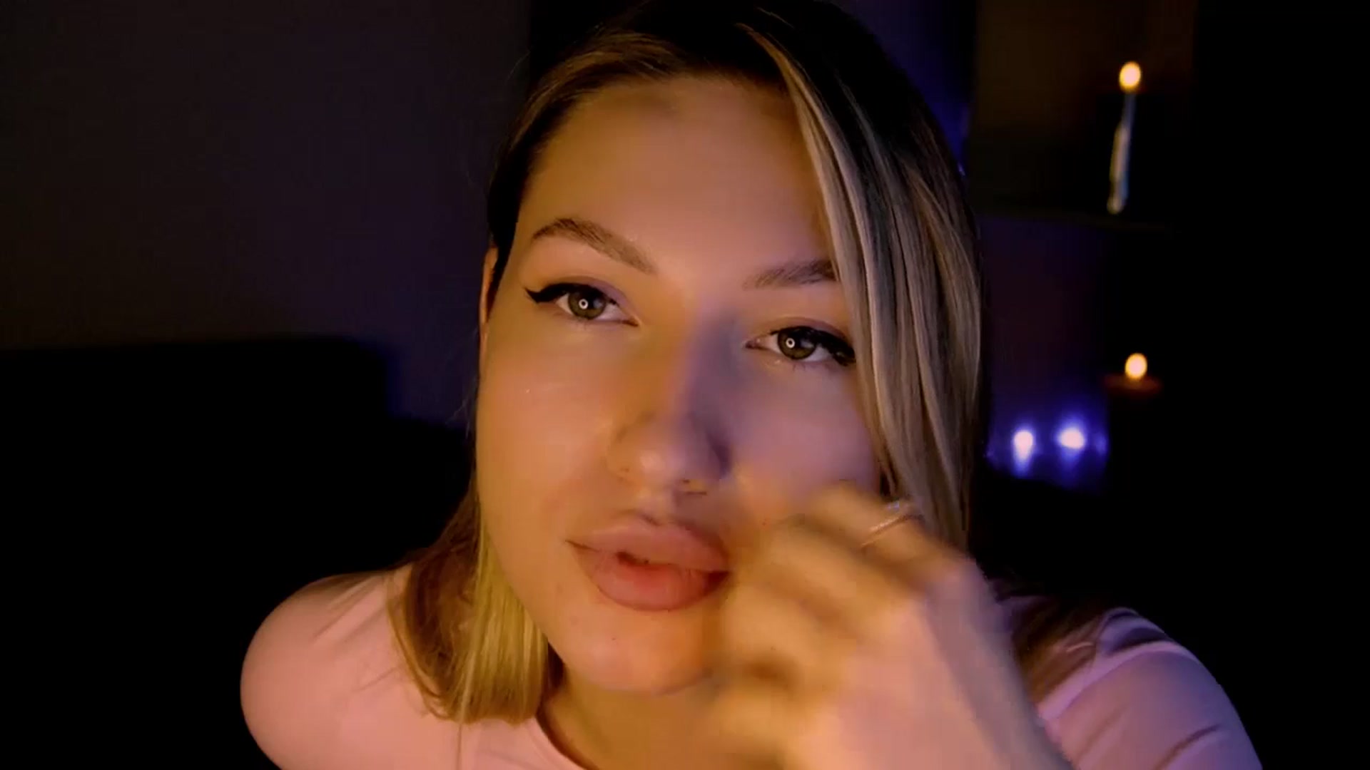 Gallery image thumbnail from LovelyGin's myfreecams stream on, 05/29/2025, 17:56 image 14 of 20