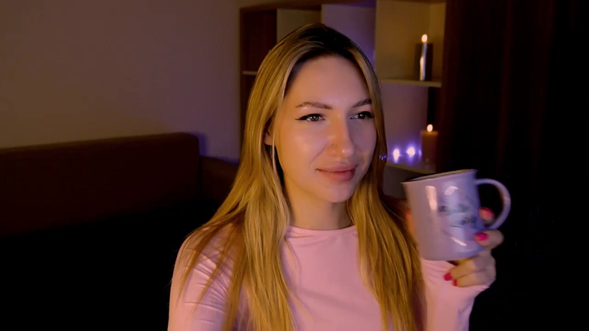 Gallery image thumbnail from LovelyGin's myfreecams stream on, 05/29/2025, 18:52 image 18 of 20