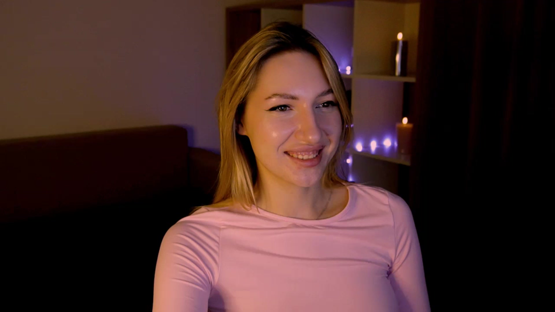 Gallery image thumbnail from LovelyGin's myfreecams stream on, 05/29/2025, 18:52 image 13 of 20