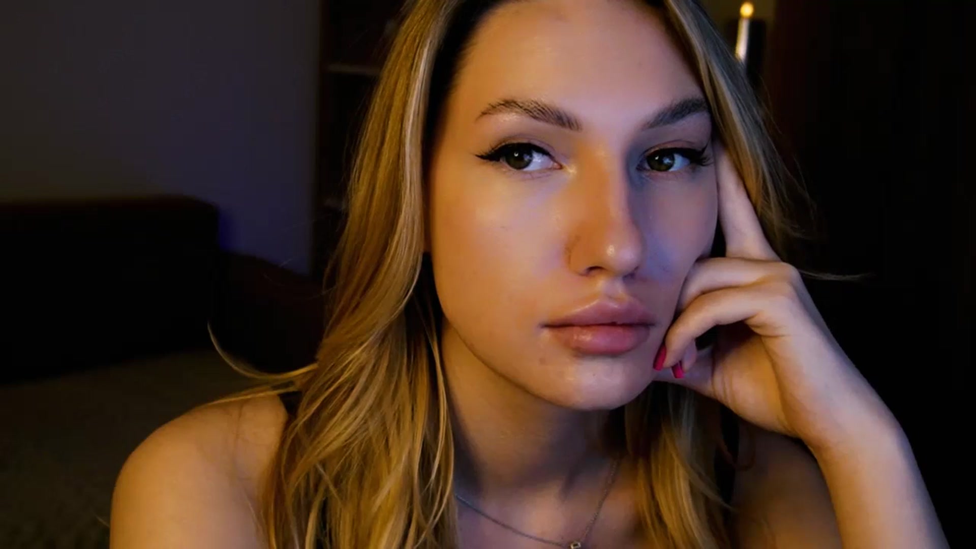 Gallery image thumbnail from LovelyGin's myfreecams stream on, 05/30/2025, 16:37 image 18 of 20