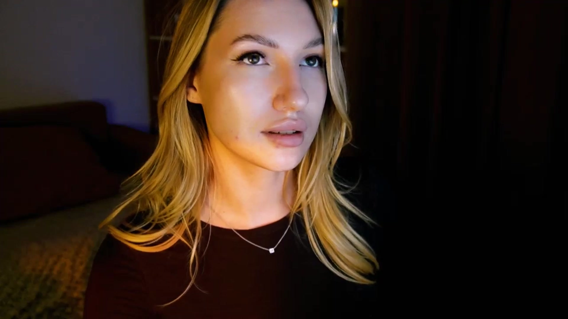 Gallery image thumbnail from LovelyGin's myfreecams stream on, 05/30/2025, 19:19 image 7 of 20