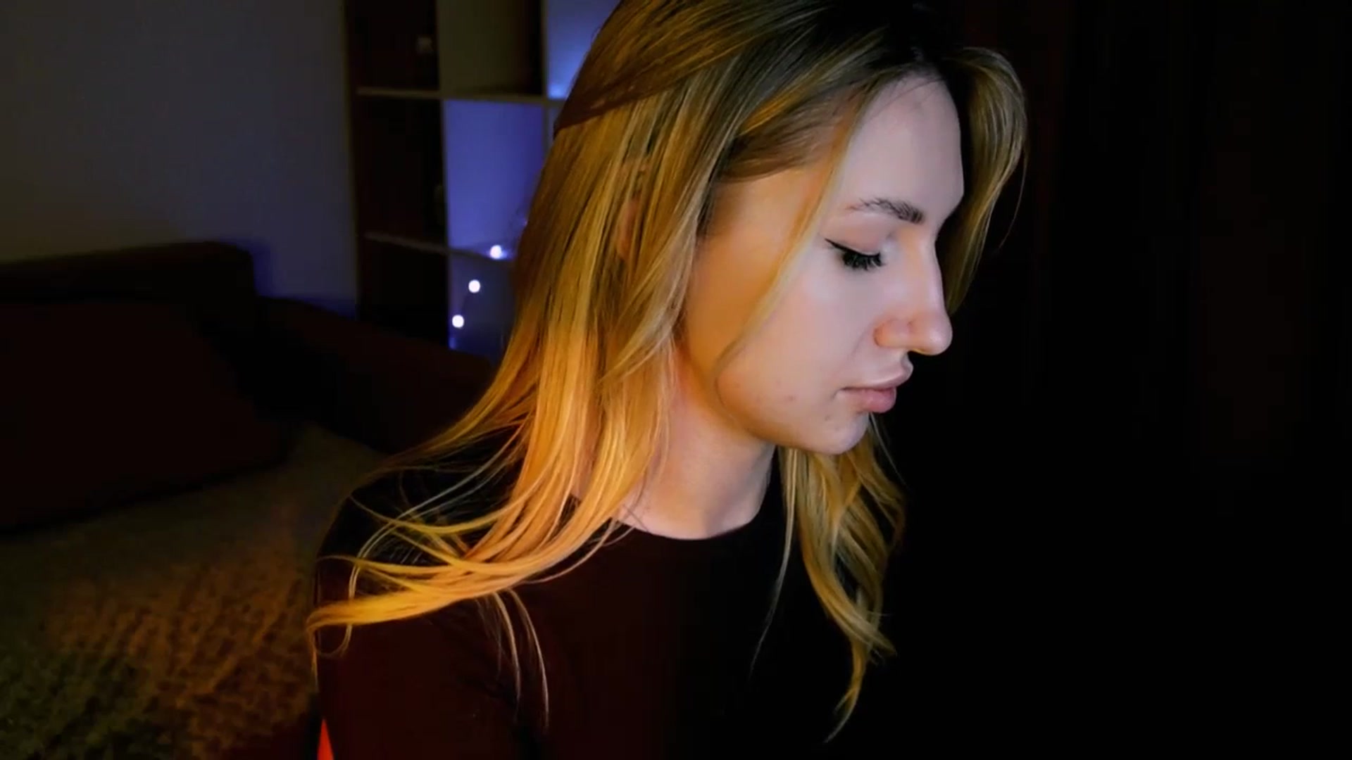 Gallery image thumbnail from LovelyGin's myfreecams stream on, 05/30/2025, 19:19 image 19 of 20