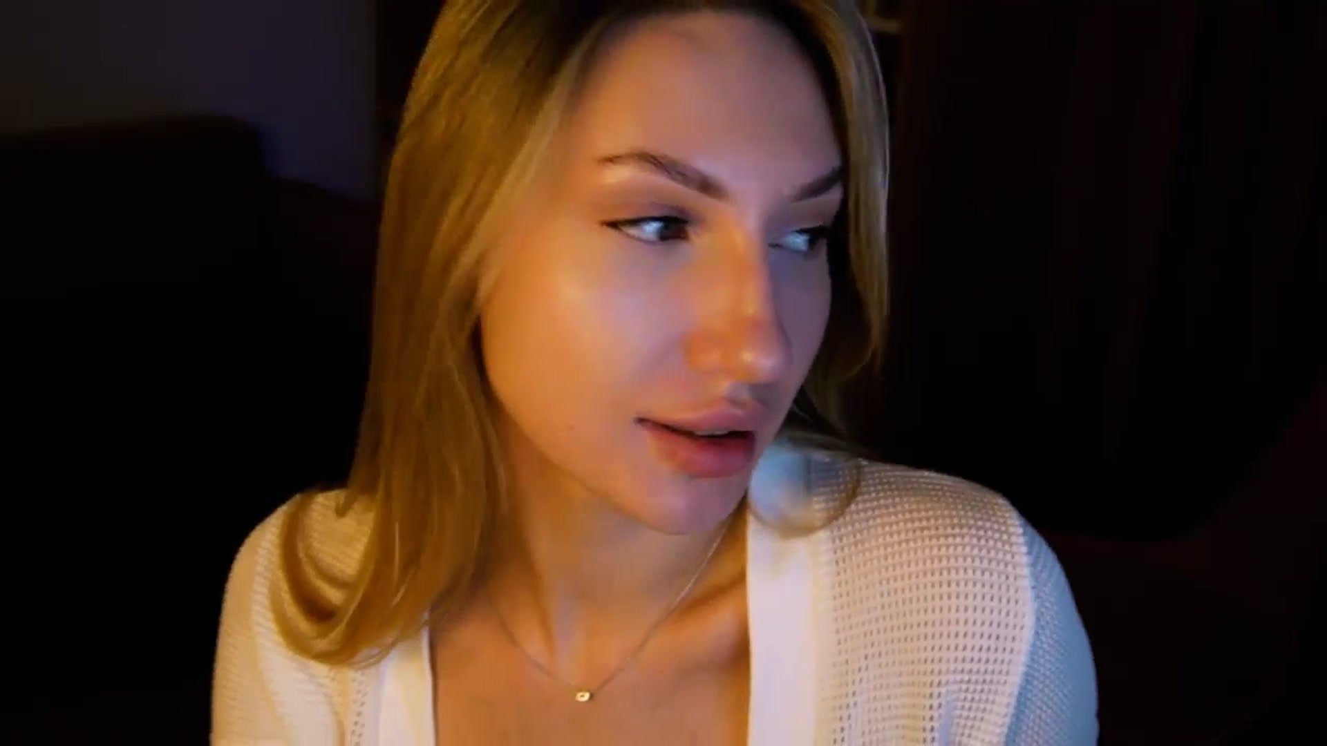 Gallery image thumbnail from LovelyGin's myfreecams stream on, 06/02/2025, 16:03 image 10 of 20