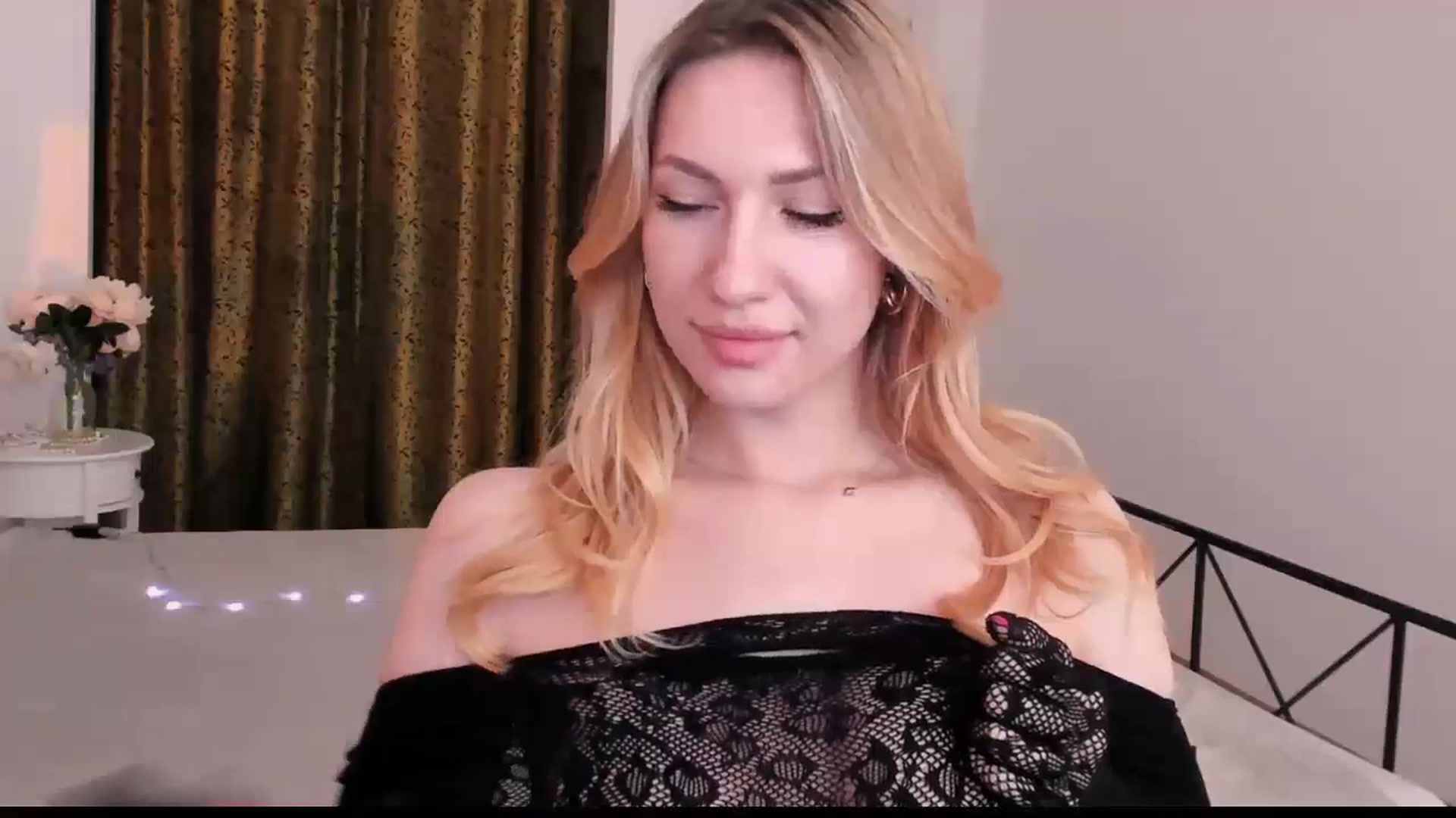 Gallery image thumbnail from LovelyGin's myfreecams stream on, 06/03/2025, 14:49 image 17 of 20