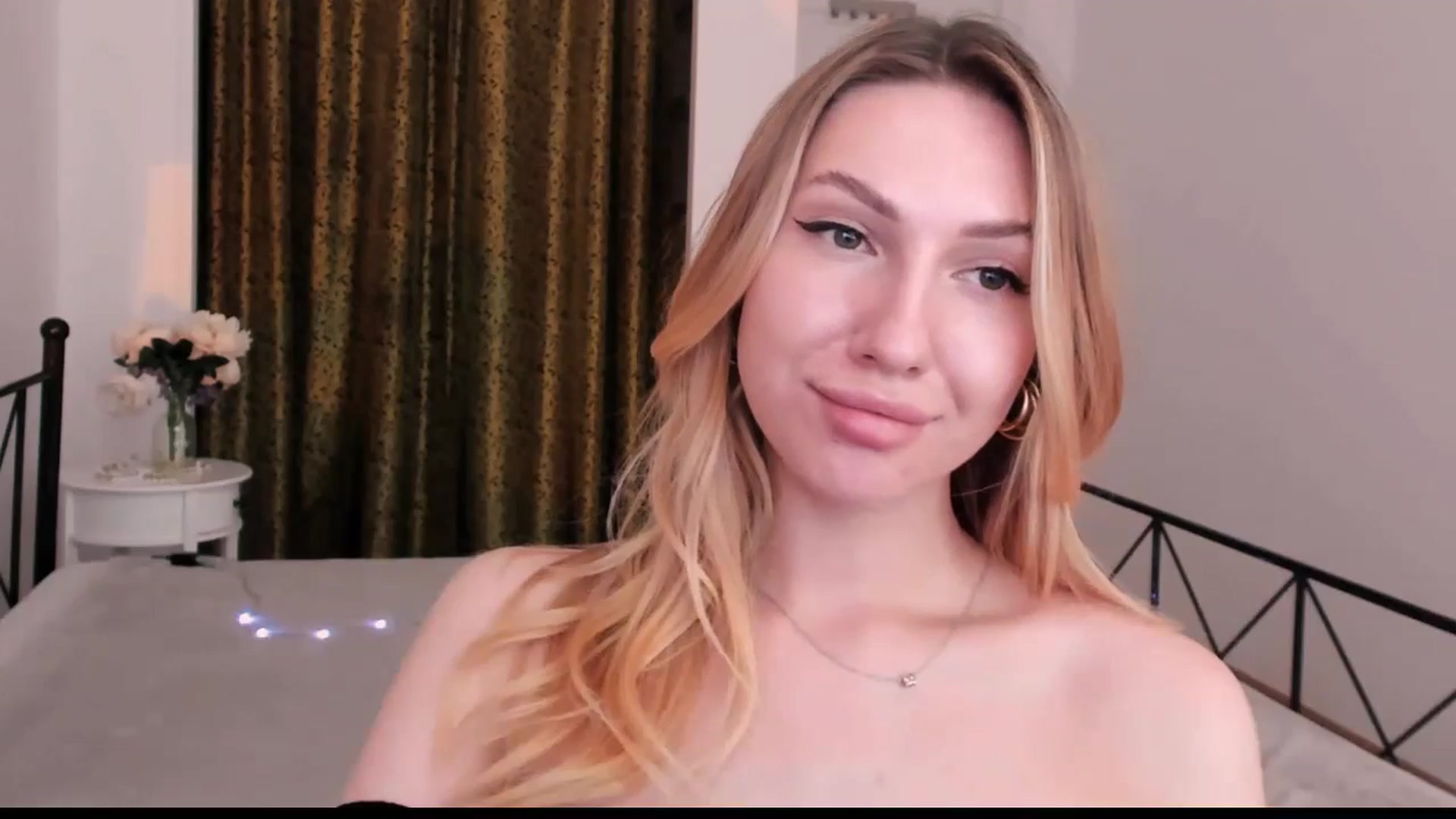 Gallery image thumbnail from LovelyGin's myfreecams stream on, 06/03/2025, 14:49 image 14 of 20