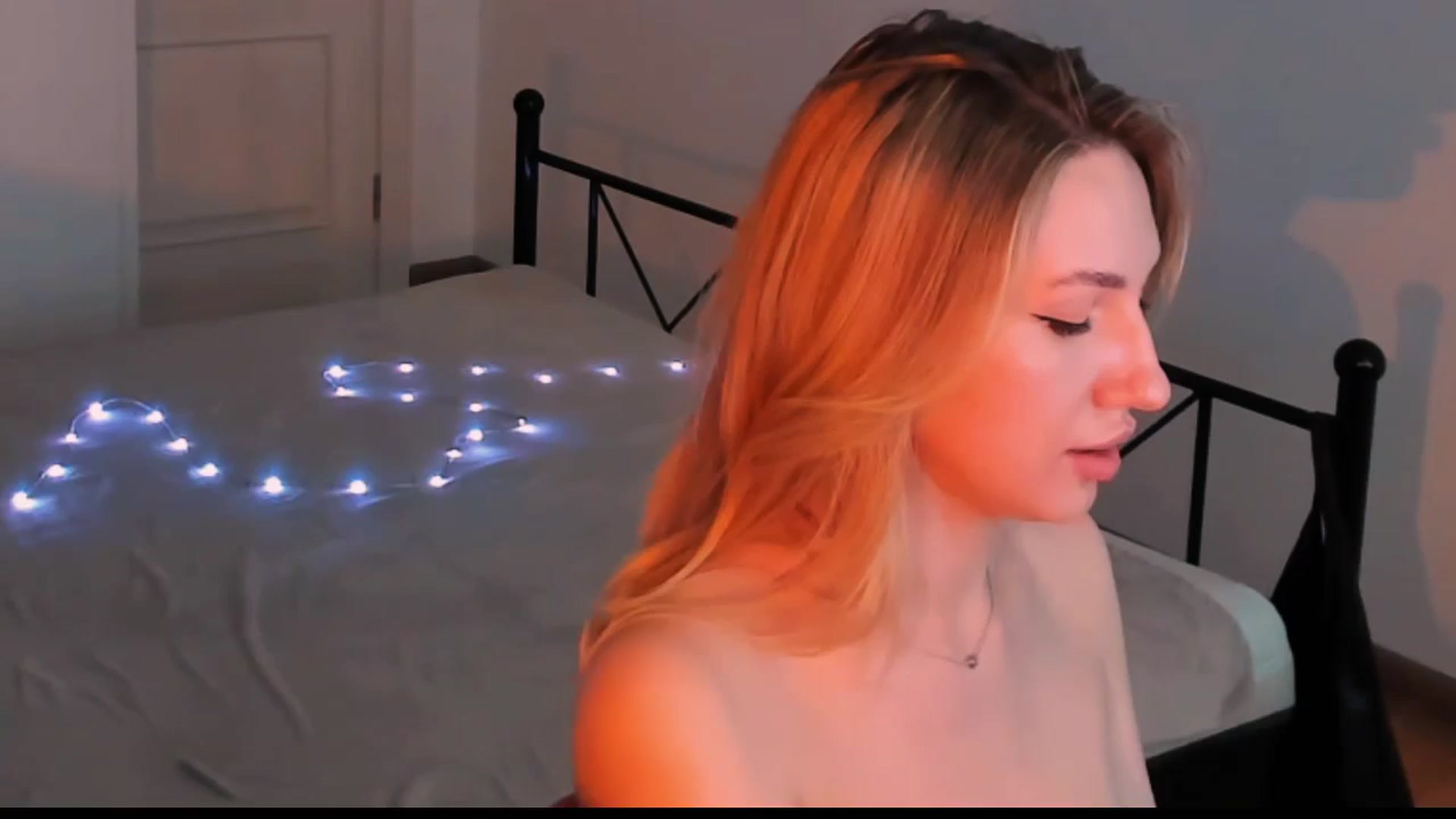 Gallery image thumbnail from LovelyGin's myfreecams stream on, 06/03/2025, 17:29 image 2 of 20