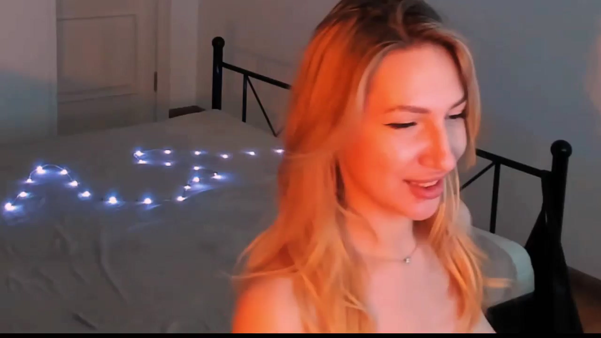 Gallery image thumbnail from LovelyGin's myfreecams stream on, 06/03/2025, 17:29 image 3 of 20