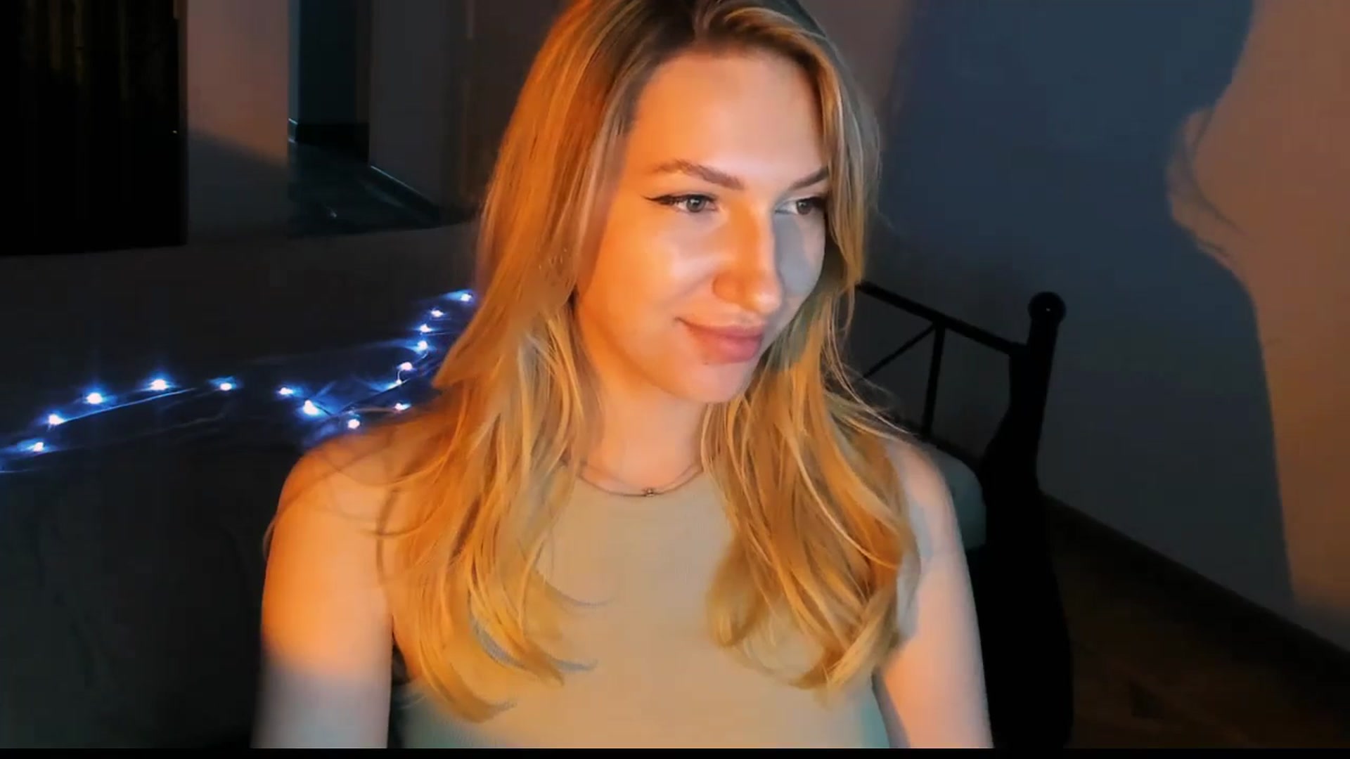 Gallery image thumbnail from LovelyGin's myfreecams stream on, 06/03/2025, 19:08 image 6 of 20