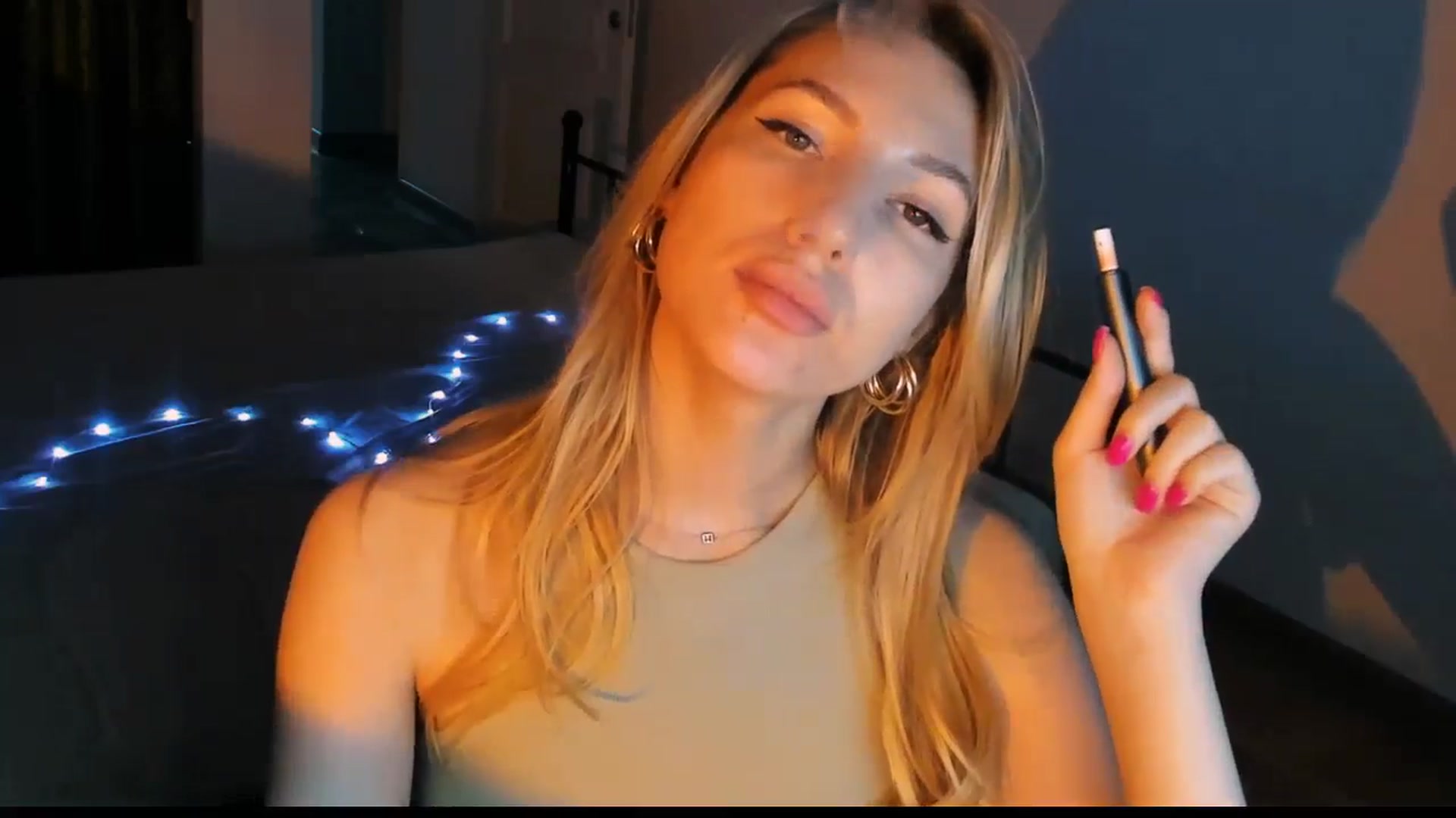 Gallery image thumbnail from LovelyGin's myfreecams stream on, 06/03/2025, 19:08 image 8 of 20