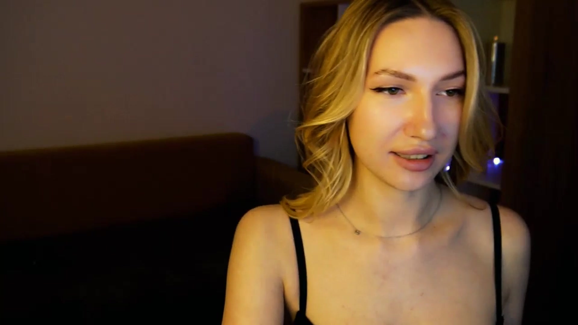 Gallery image thumbnail from LovelyGin's myfreecams stream on, 06/04/2025, 15:43 image 4 of 20
