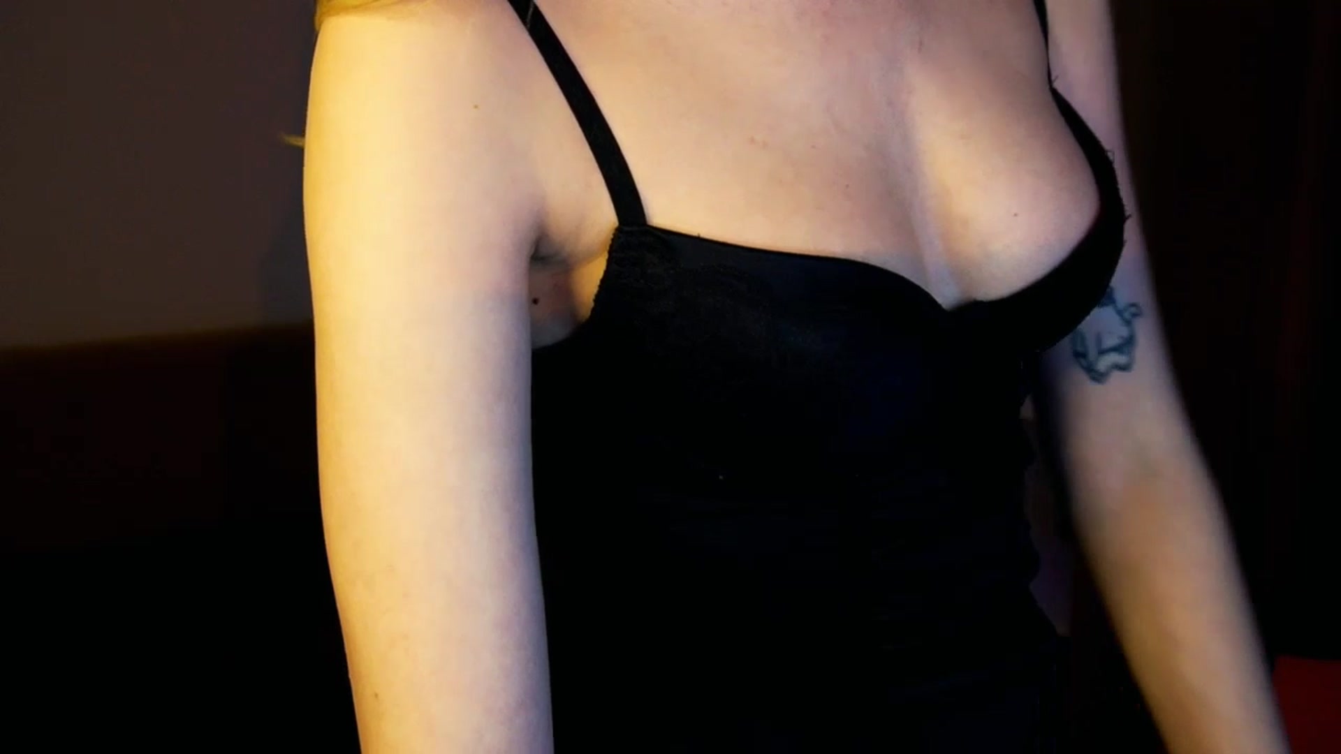 Gallery image thumbnail from LovelyGin's myfreecams stream on, 06/04/2025, 15:43 image 15 of 20