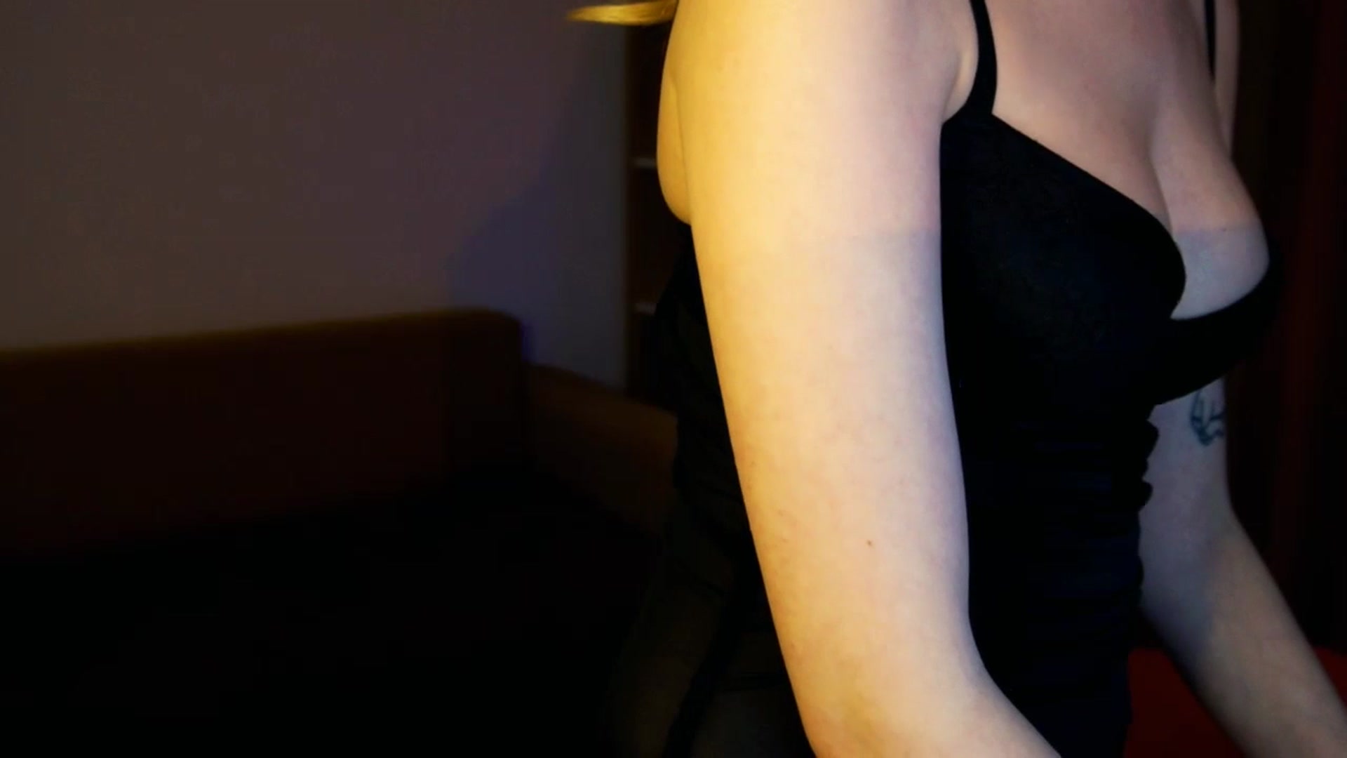 Gallery image thumbnail from LovelyGin's myfreecams stream on, 06/04/2025, 15:43 image 9 of 20