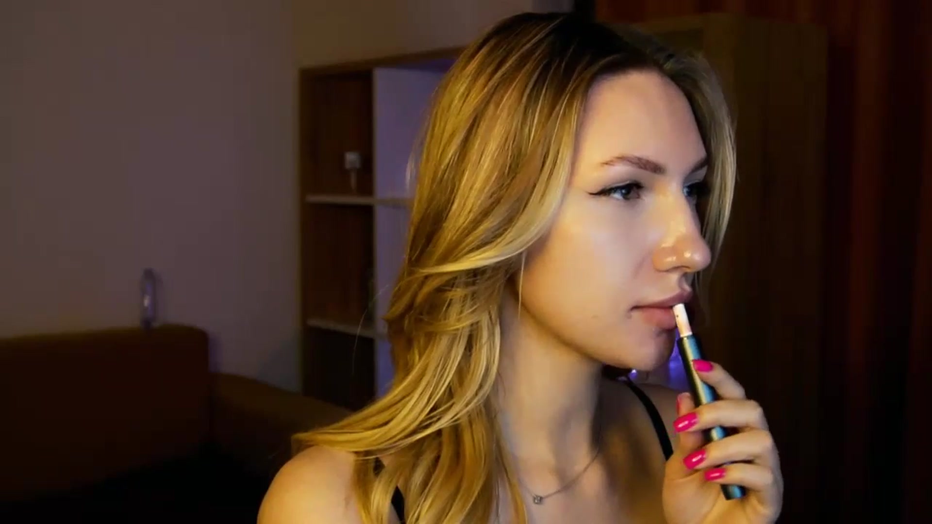 Gallery image thumbnail from LovelyGin's myfreecams stream on, 06/04/2025, 18:01 image 10 of 20