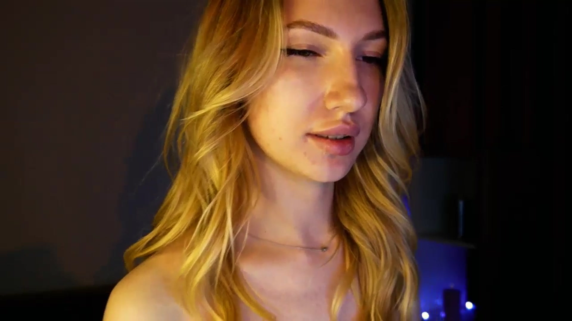 Gallery image thumbnail from LovelyGin's myfreecams stream on, 06/04/2025, 18:01 image 18 of 20