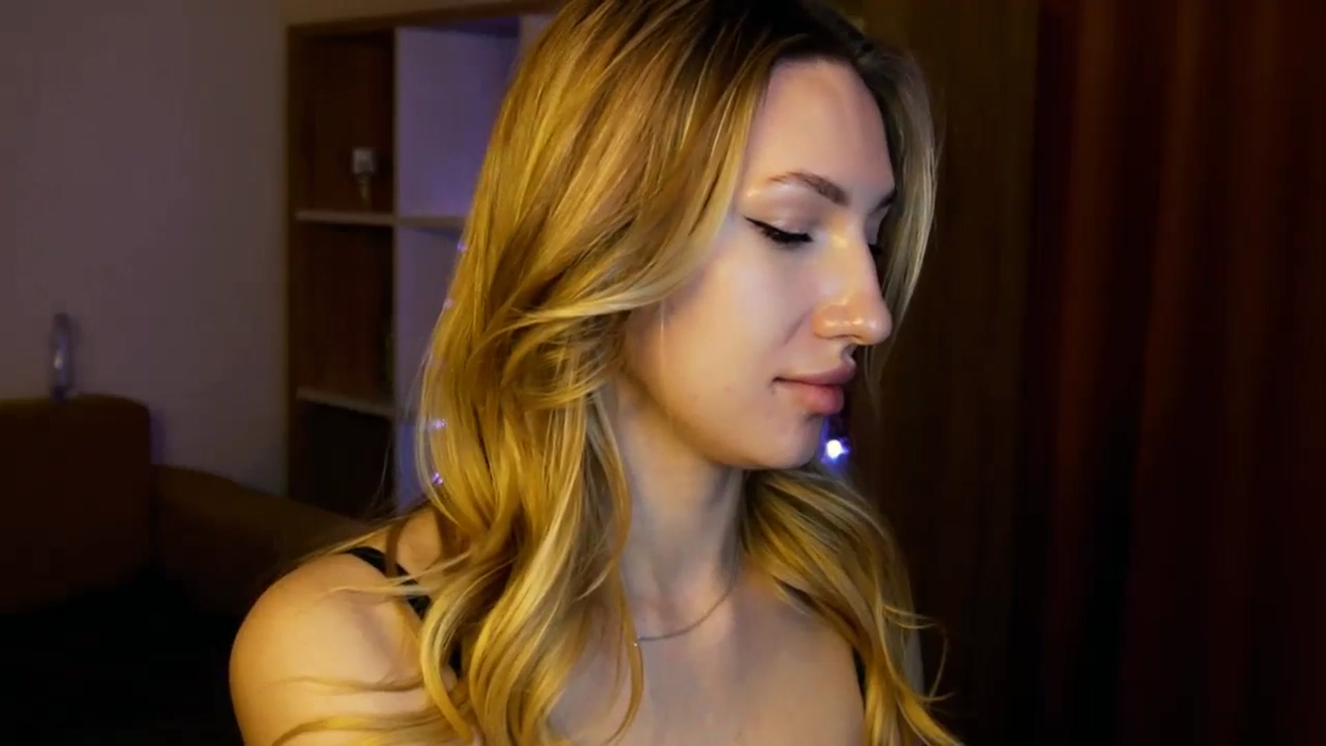 Gallery image thumbnail from LovelyGin's myfreecams stream on, 06/04/2025, 18:01 image 11 of 20