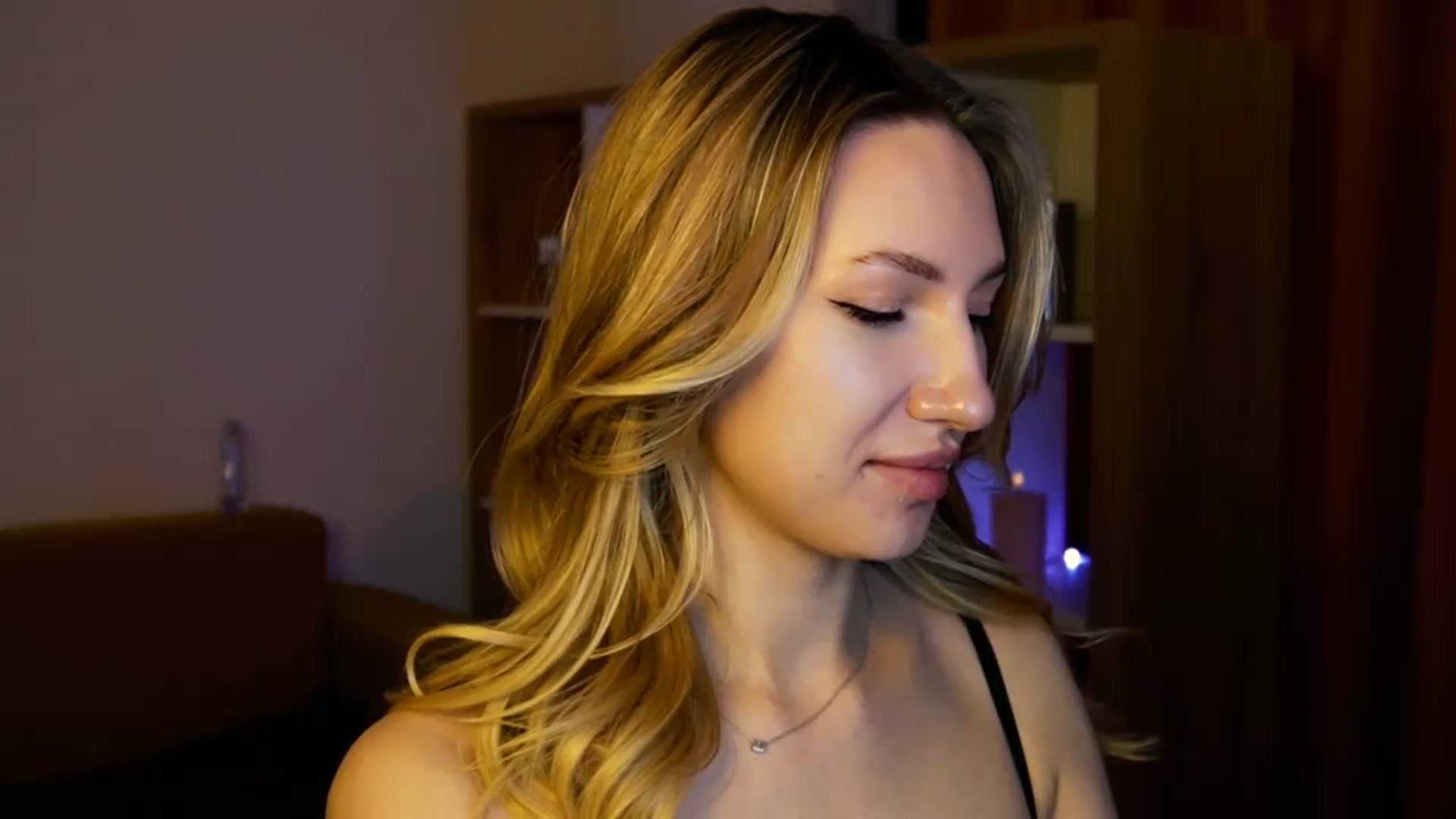 Gallery image thumbnail from LovelyGin's myfreecams stream on, 06/04/2025, 18:01 image 9 of 20