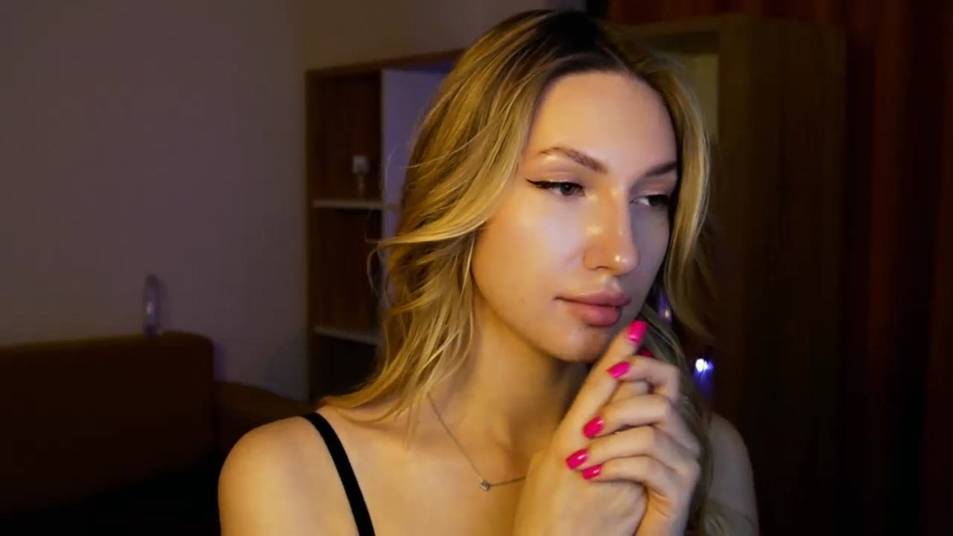 Gallery image thumbnail from LovelyGin's myfreecams stream on, 06/04/2025, 18:01 image 8 of 20