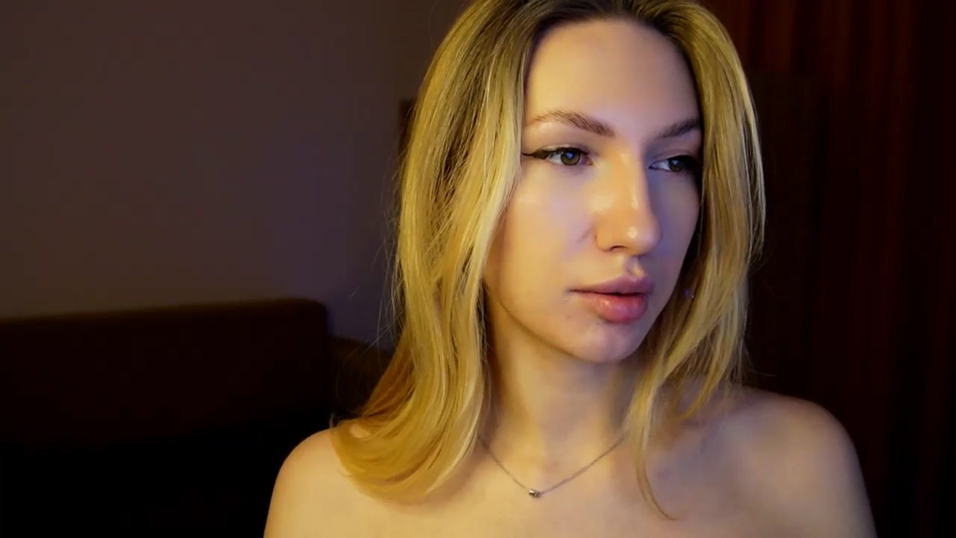 Gallery image thumbnail from LovelyGin's myfreecams stream on, 06/05/2025, 13:39 image 14 of 20