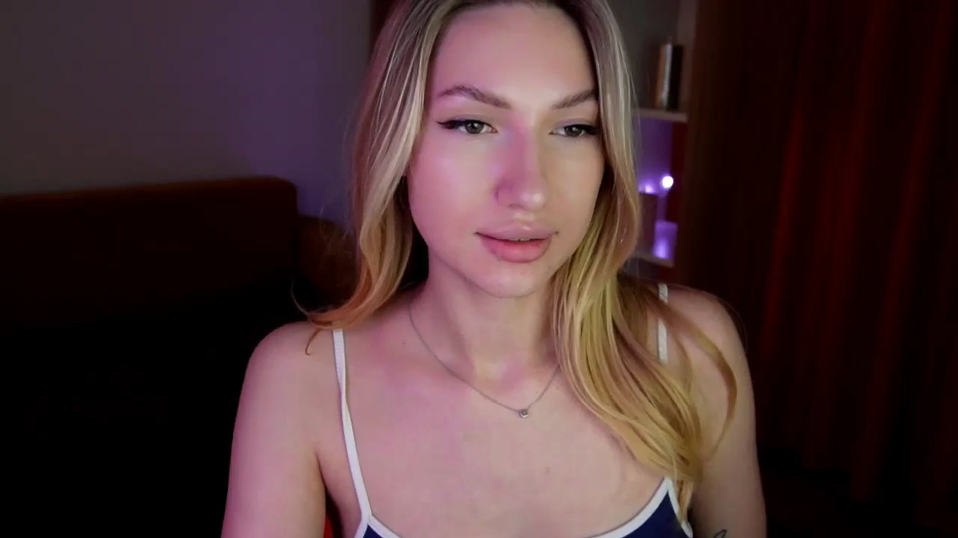 Gallery image thumbnail from LovelyGin's myfreecams stream on, 06/05/2025, 18:14 image 4 of 20