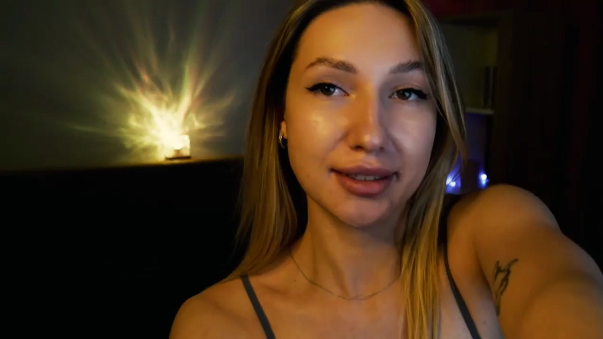 Gallery image thumbnail from LovelyGin's myfreecams stream on, 06/06/2025, 18:28 image 19 of 20