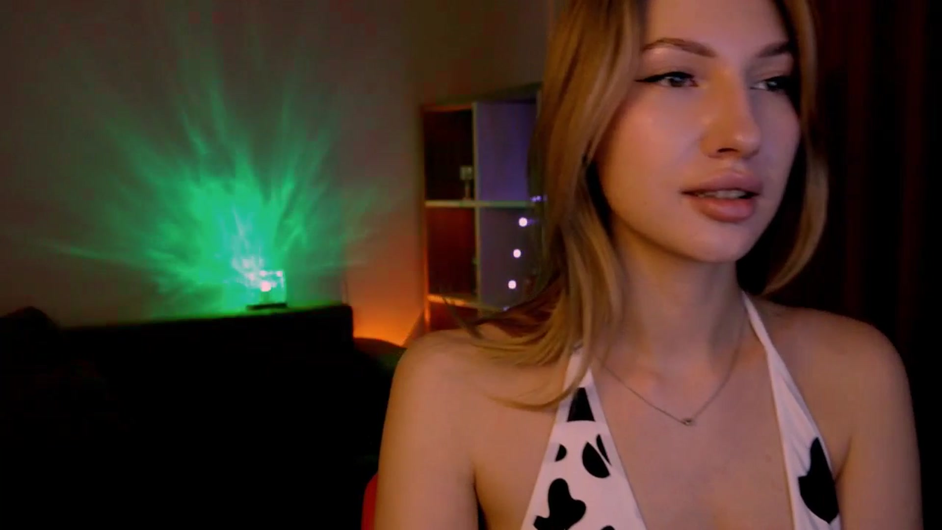 Gallery image thumbnail from LovelyGin's myfreecams stream on, 06/09/2025, 13:44 image 6 of 20