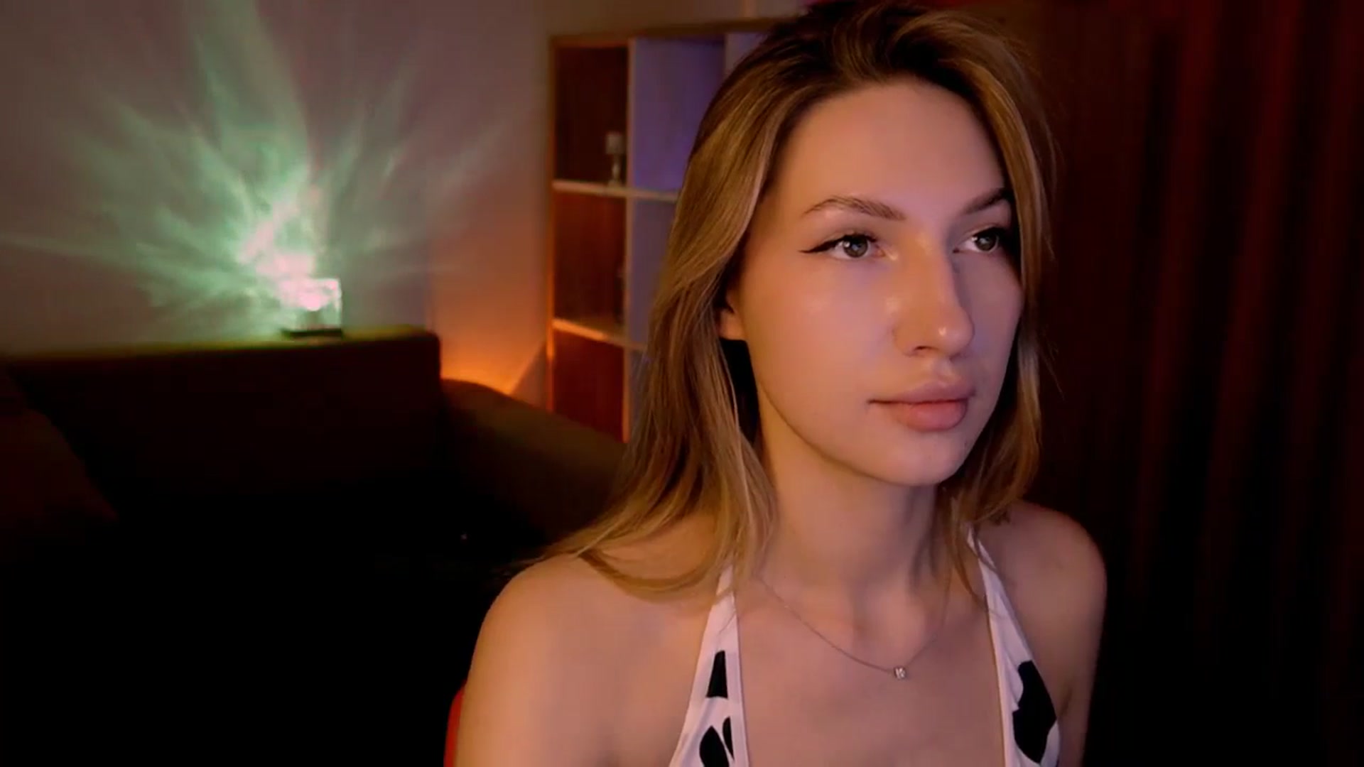 Gallery image thumbnail from LovelyGin's myfreecams stream on, 06/09/2025, 13:44 image 14 of 20