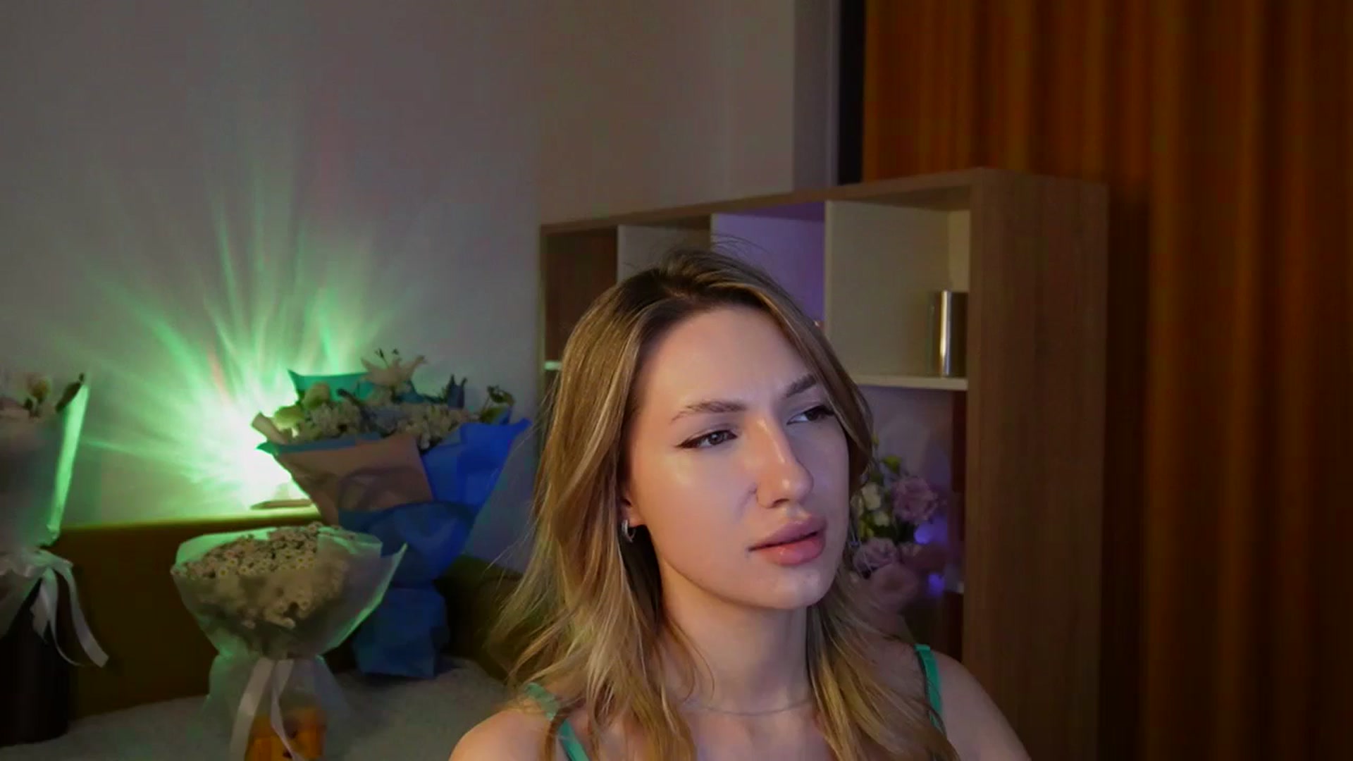 Gallery image thumbnail from LovelyGin's myfreecams stream on, 06/10/2025, 16:12 image 10 of 20