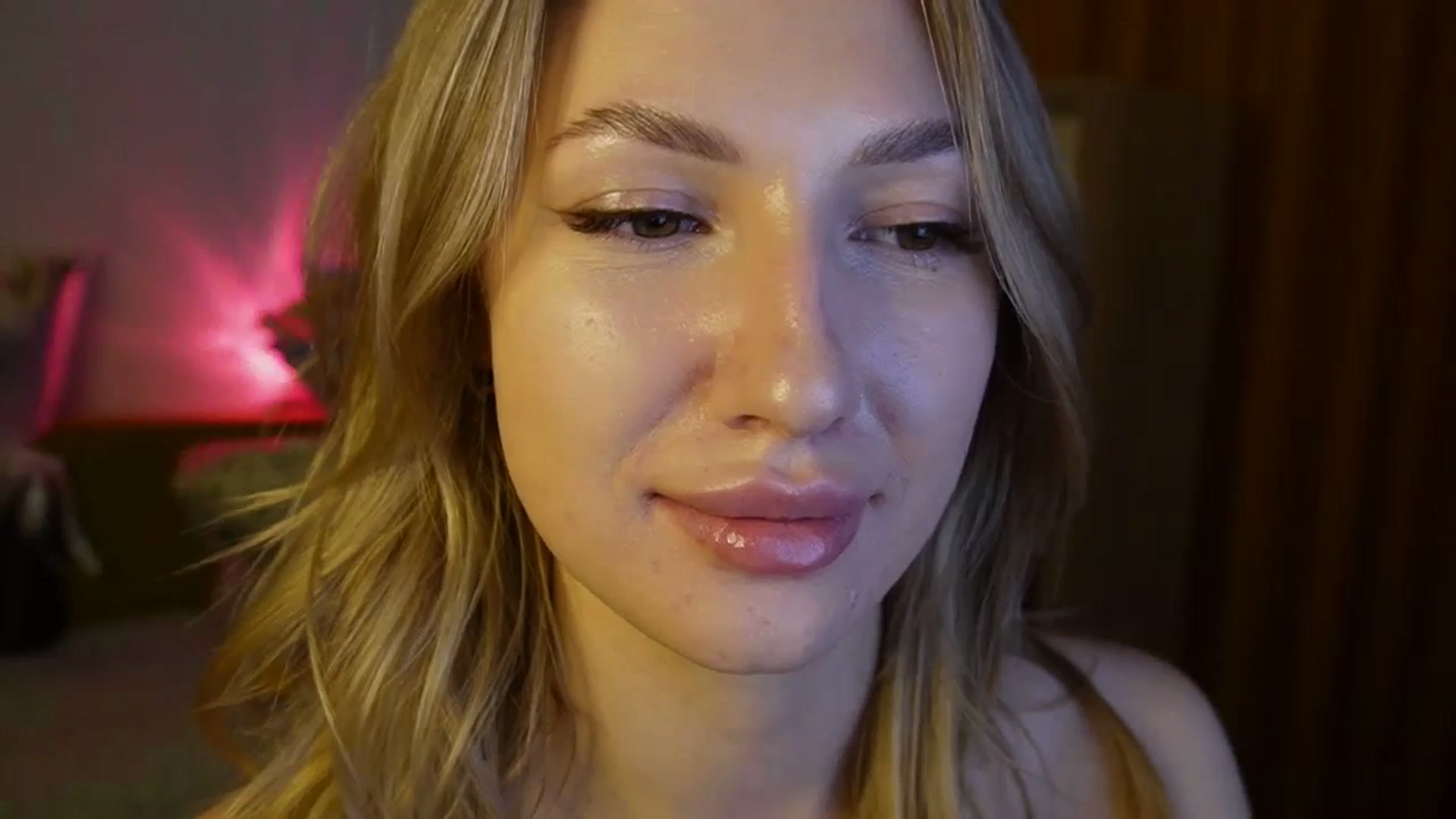 Gallery image thumbnail from LovelyGin's myfreecams stream on, 06/10/2025, 17:02 image 17 of 20