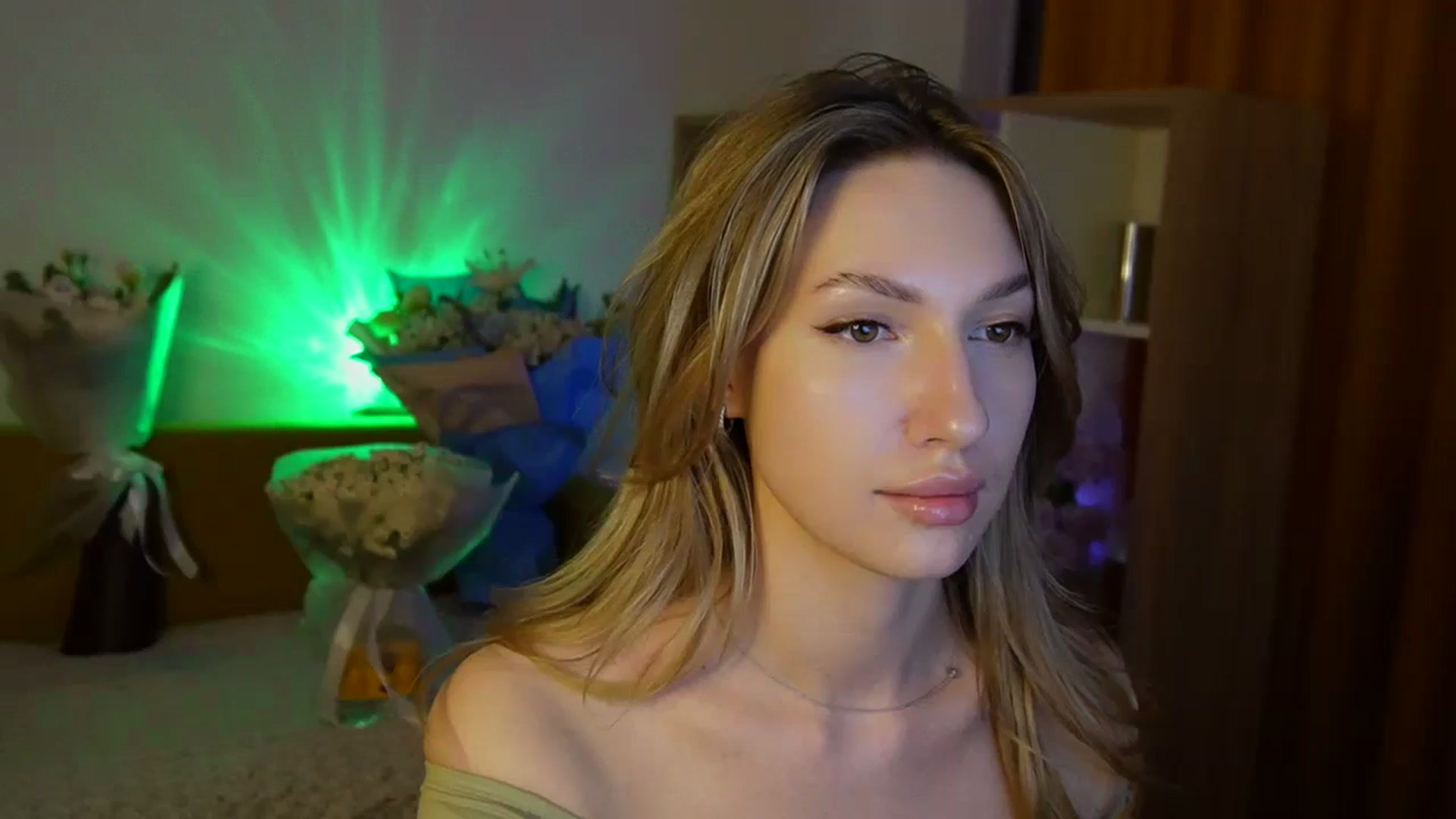 Gallery image thumbnail from LovelyGin's myfreecams stream on, 06/10/2025, 17:02 image 13 of 20