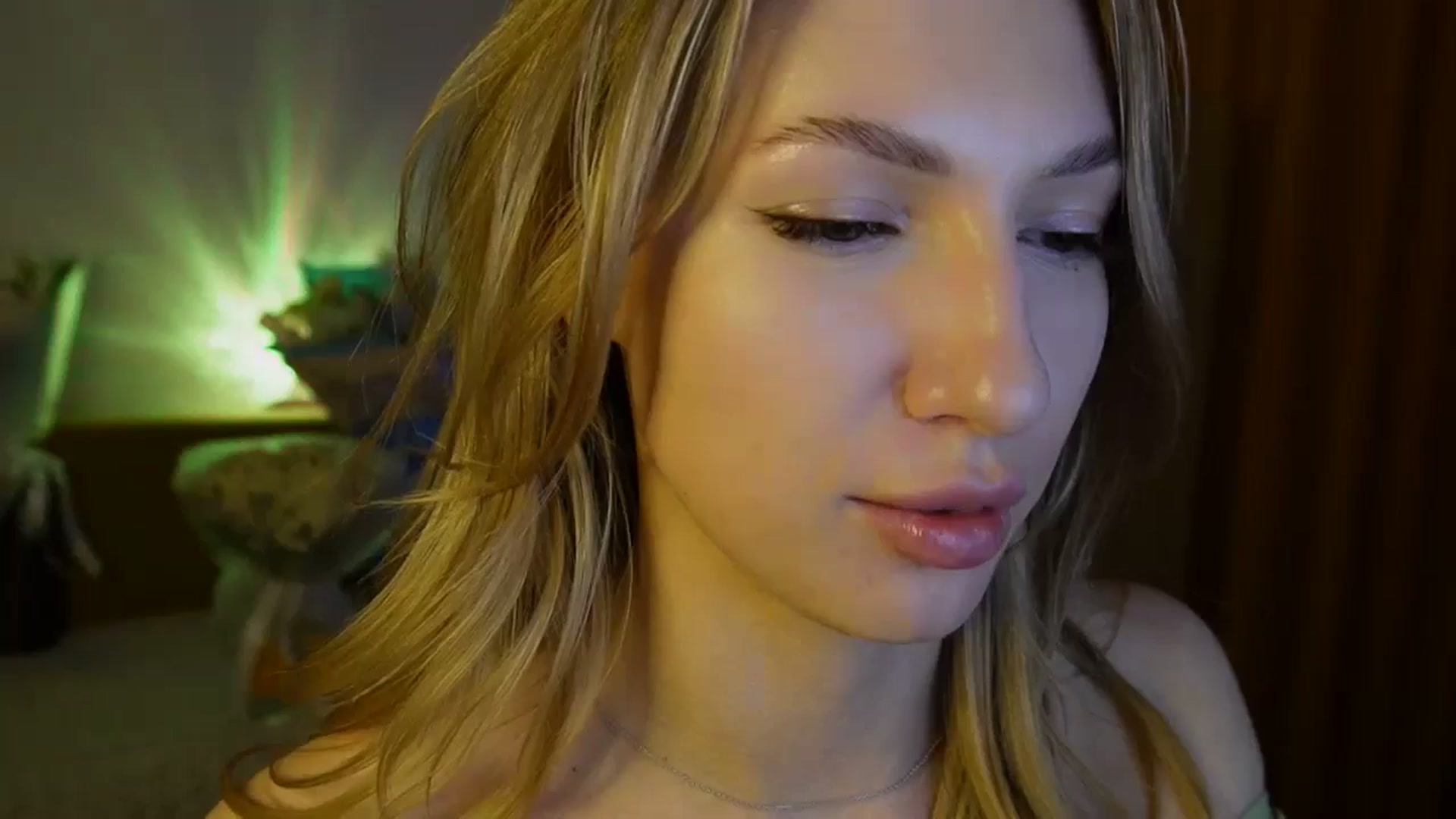 Gallery image thumbnail from LovelyGin's myfreecams stream on, 06/10/2025, 17:02 image 14 of 20