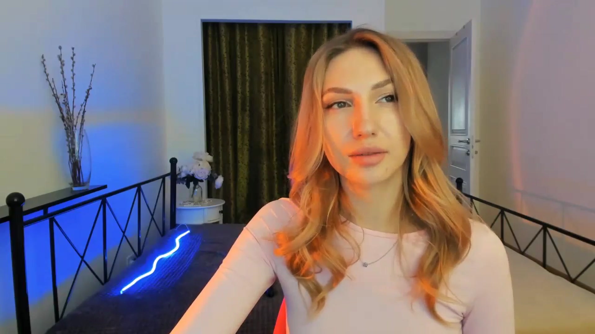 Gallery image thumbnail from LovelyGin's myfreecams stream on, 06/11/2025, 14:42 image 11 of 20