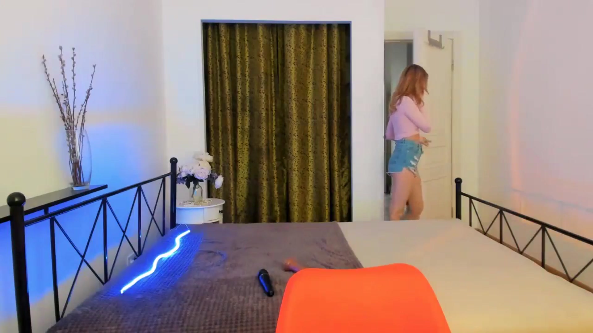 Gallery image thumbnail from LovelyGin's myfreecams stream on, 06/11/2025, 14:42 image 13 of 20