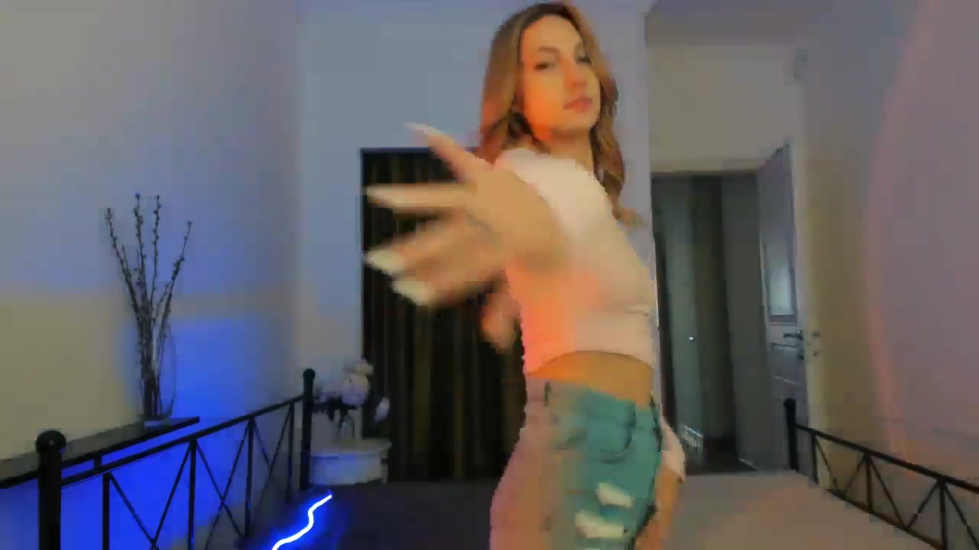 Gallery image thumbnail from LovelyGin's myfreecams stream on, 06/11/2025, 14:42 image 6 of 20