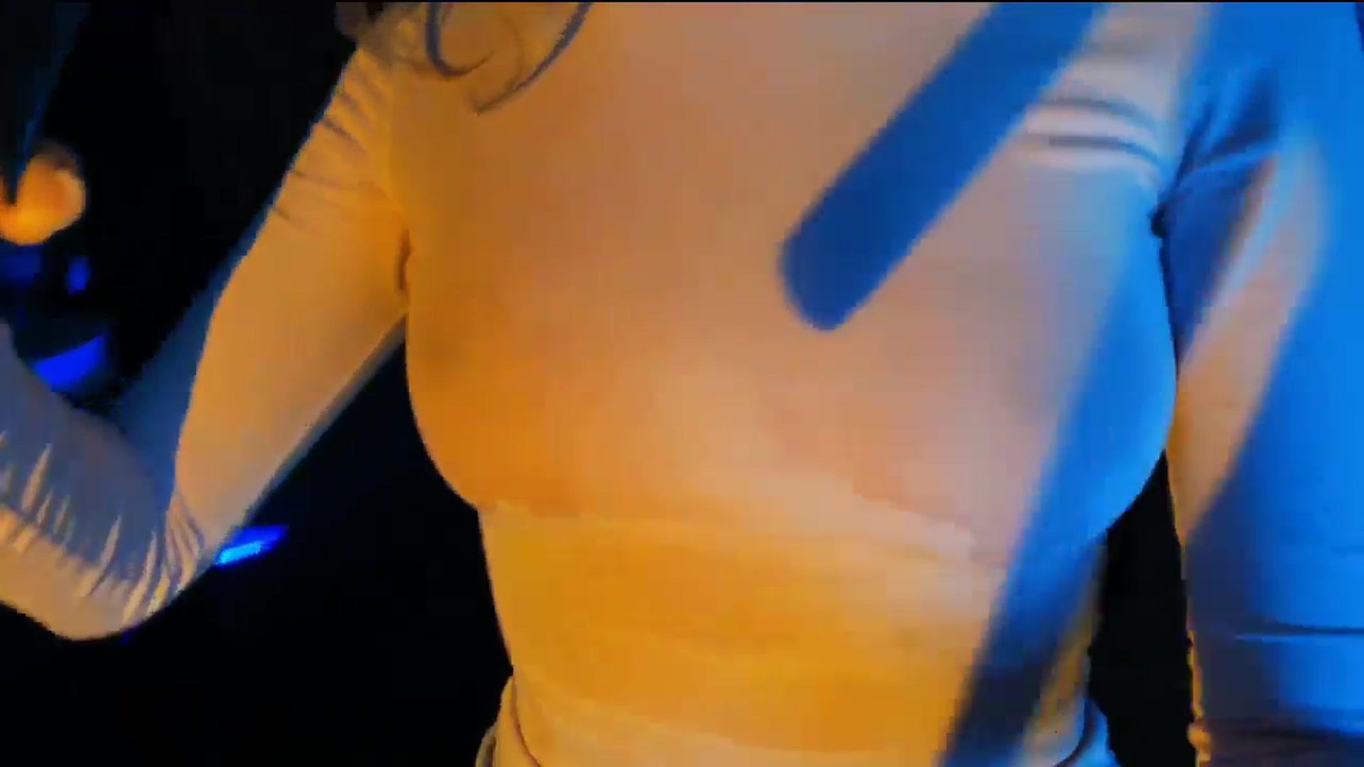 Gallery image thumbnail from LovelyGin's myfreecams stream on, 06/11/2025, 18:38 image 7 of 20