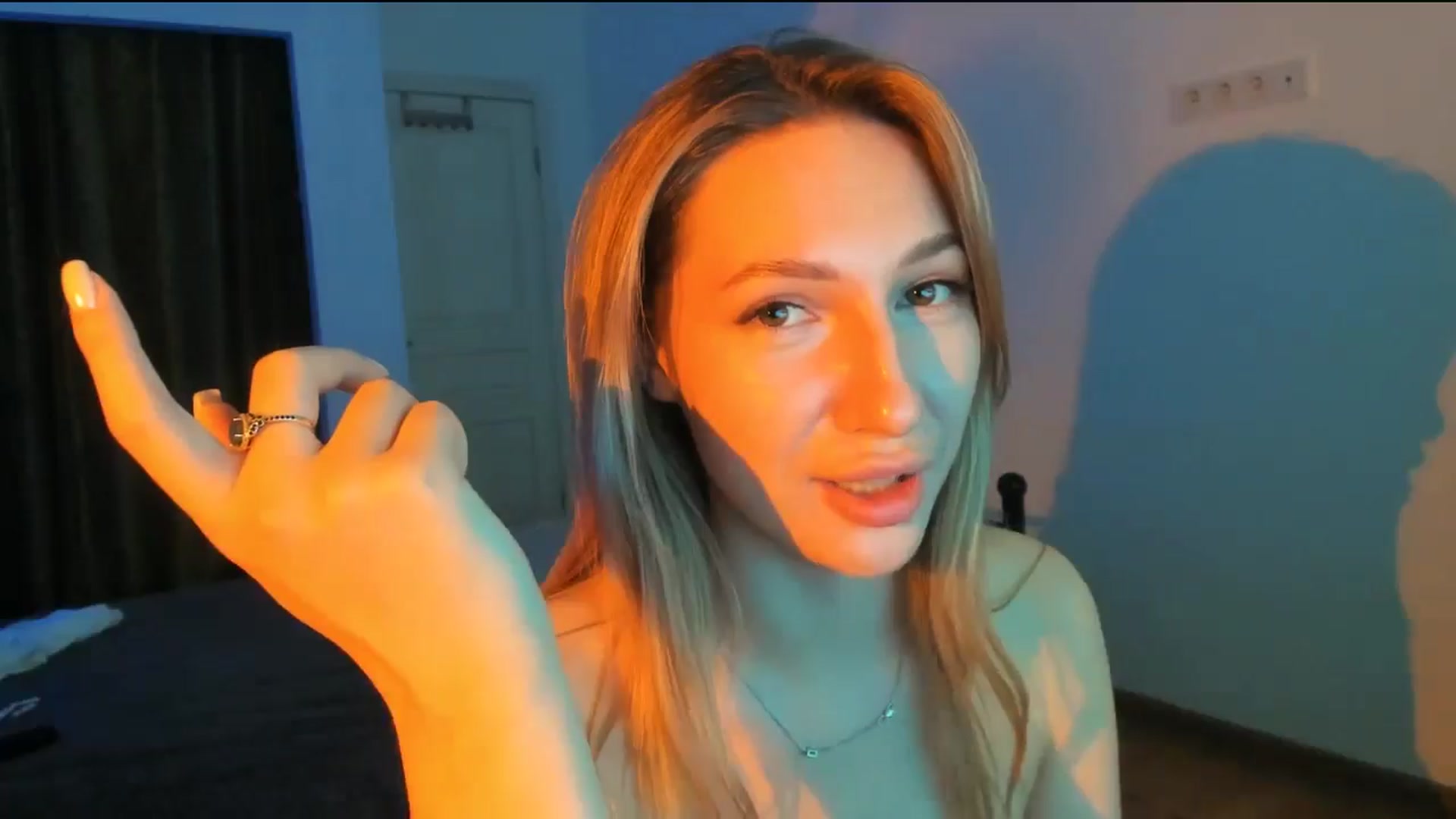 Gallery image thumbnail from LovelyGin's myfreecams stream on, 06/12/2025, 19:03 image 10 of 20