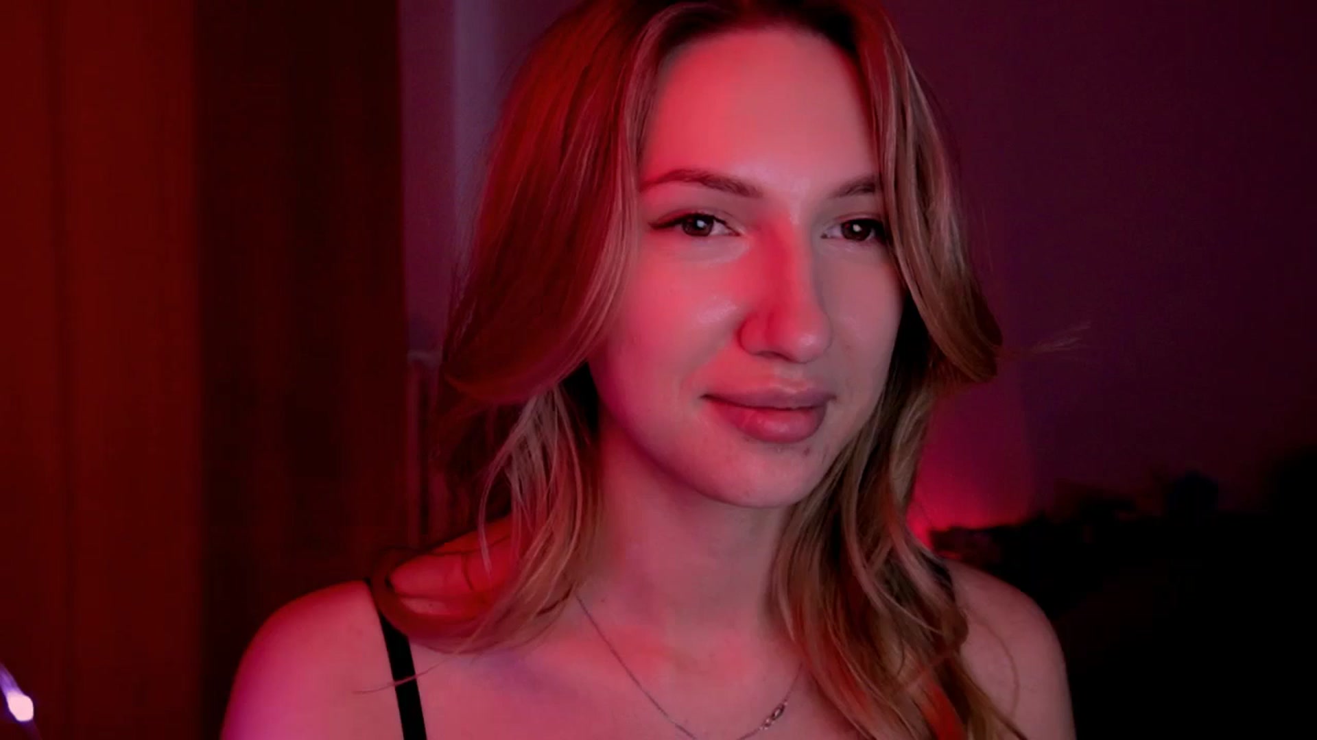 Gallery image thumbnail from LovelyGin's myfreecams stream on, 06/13/2025, 17:25 image 12 of 20