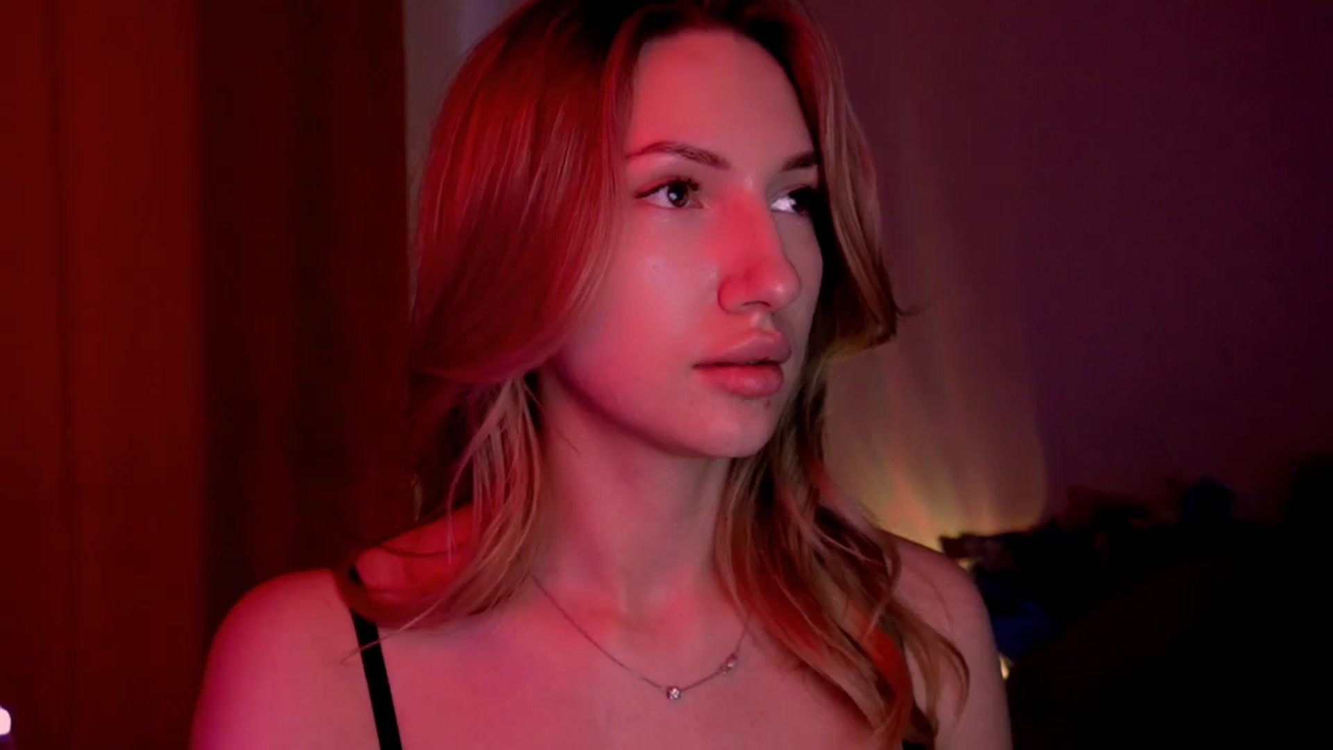 Gallery image thumbnail from LovelyGin's myfreecams stream on, 06/13/2025, 17:25 image 16 of 20