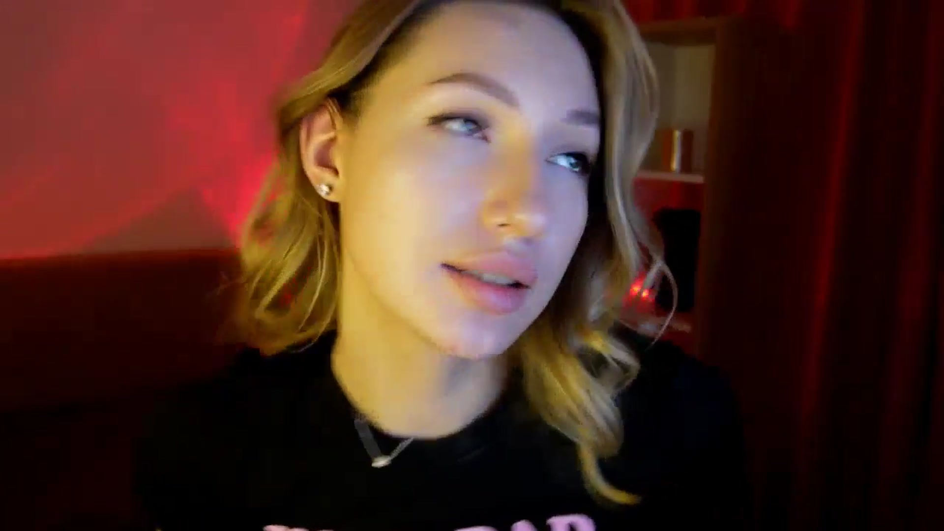 Gallery image thumbnail from LovelyGin's myfreecams stream on, 06/17/2025, 15:38 image 7 of 20