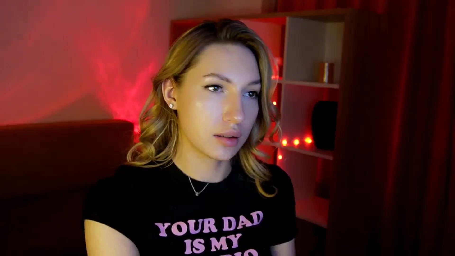 Gallery image thumbnail from LovelyGin's myfreecams stream on, 06/17/2025, 15:38 image 9 of 20