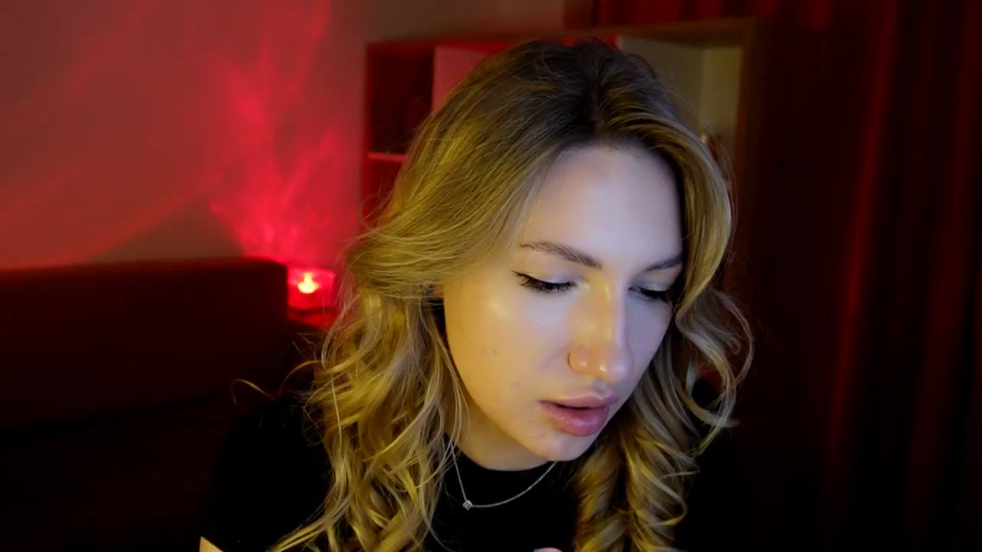 Gallery image thumbnail from LovelyGin's myfreecams stream on, 06/17/2025, 15:38 image 18 of 20