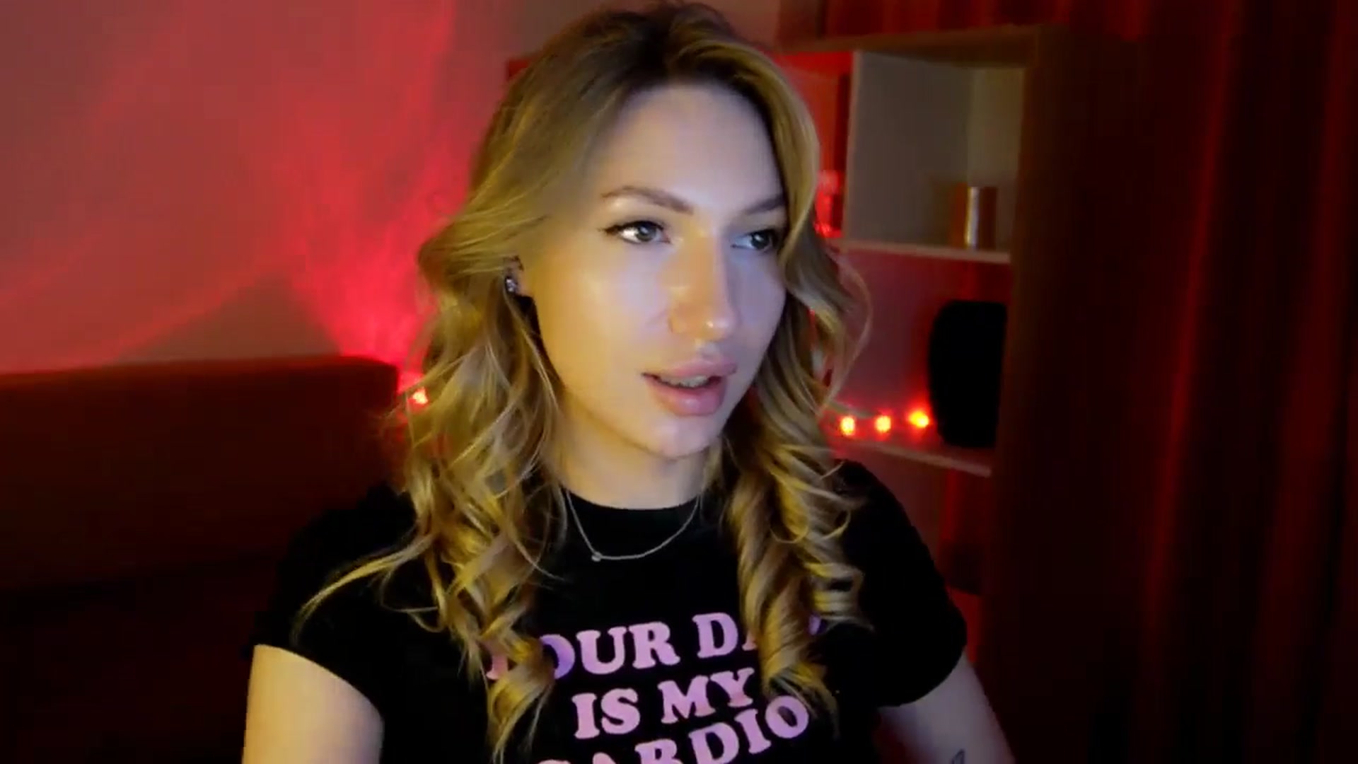 Gallery image thumbnail from LovelyGin's myfreecams stream on, 06/17/2025, 15:38 image 19 of 20