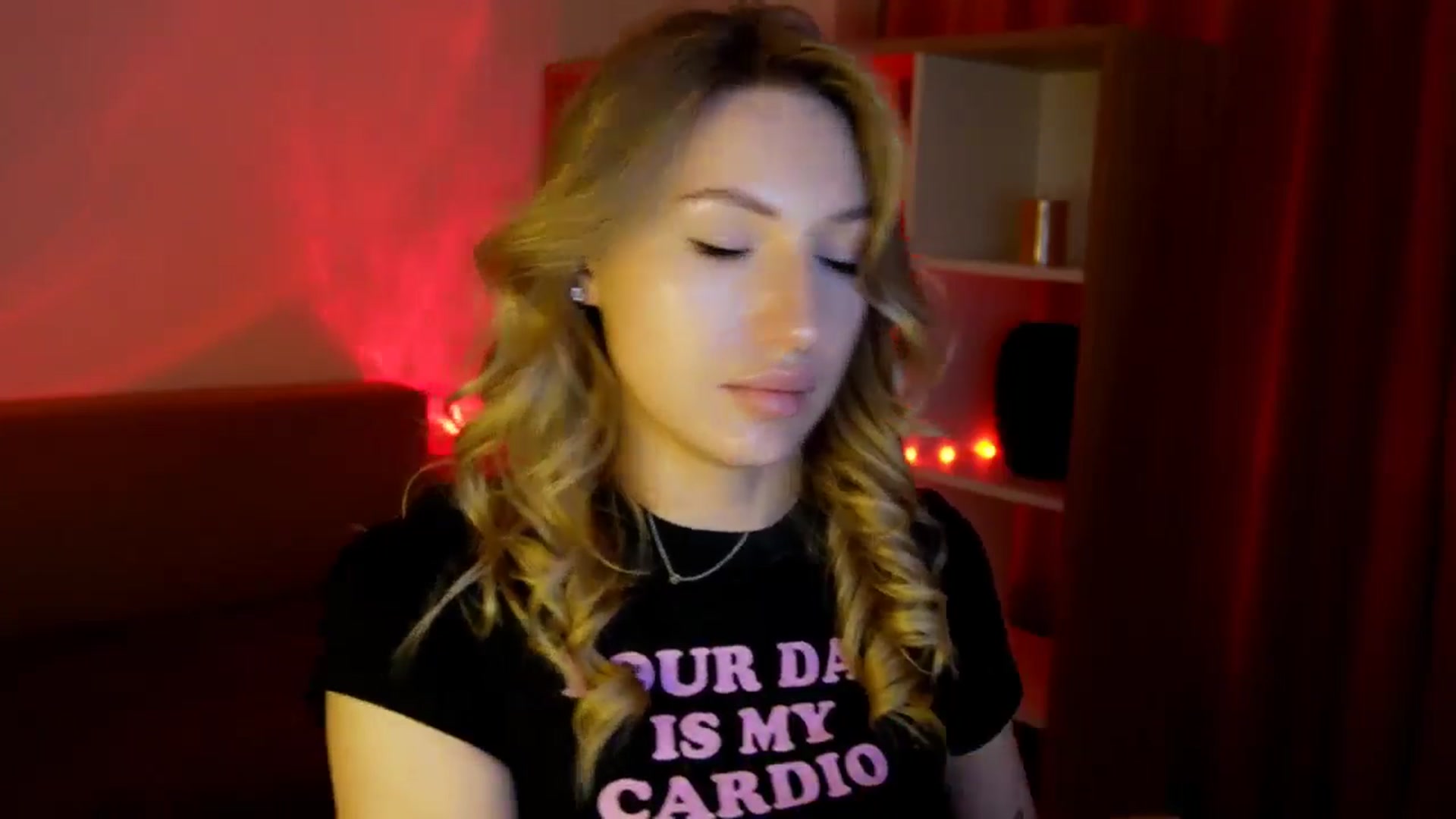 Gallery image thumbnail from LovelyGin's myfreecams stream on, 06/17/2025, 15:38 image 15 of 20