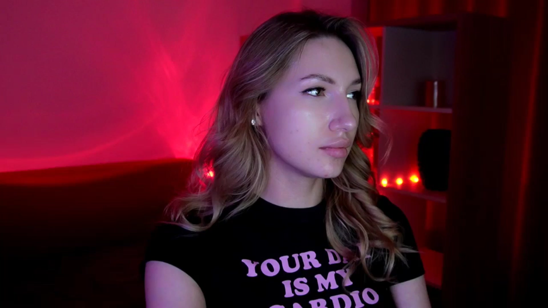 Gallery image thumbnail from LovelyGin's myfreecams stream on, 06/17/2025, 18:09 image 4 of 20