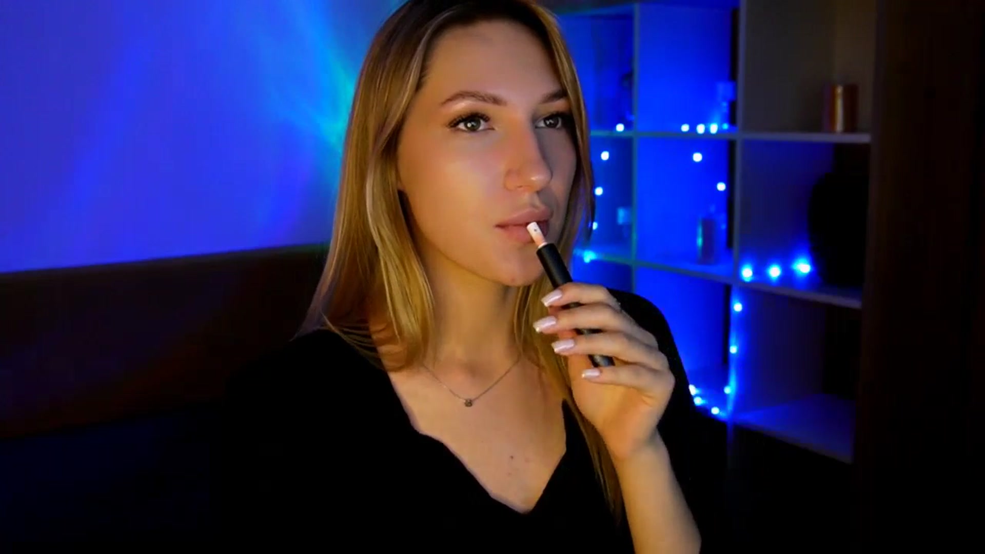 Gallery image thumbnail from LovelyGin's myfreecams stream on, 06/18/2025, 13:28 image 10 of 20