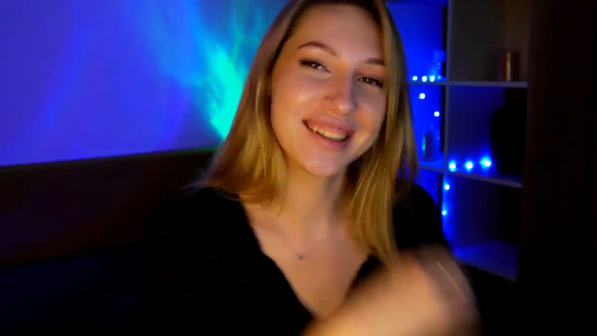 Gallery image thumbnail from LovelyGin's myfreecams stream on, 06/18/2025, 13:28 image 17 of 20
