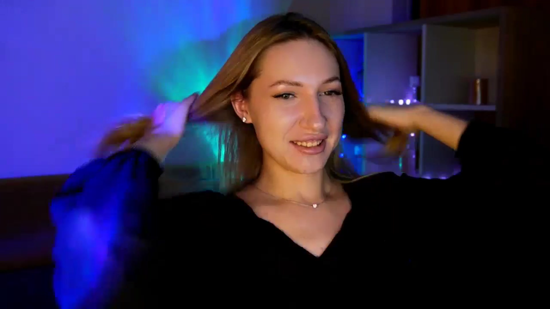 Gallery image thumbnail from LovelyGin's myfreecams stream on, 06/18/2025, 14:30 image 15 of 20